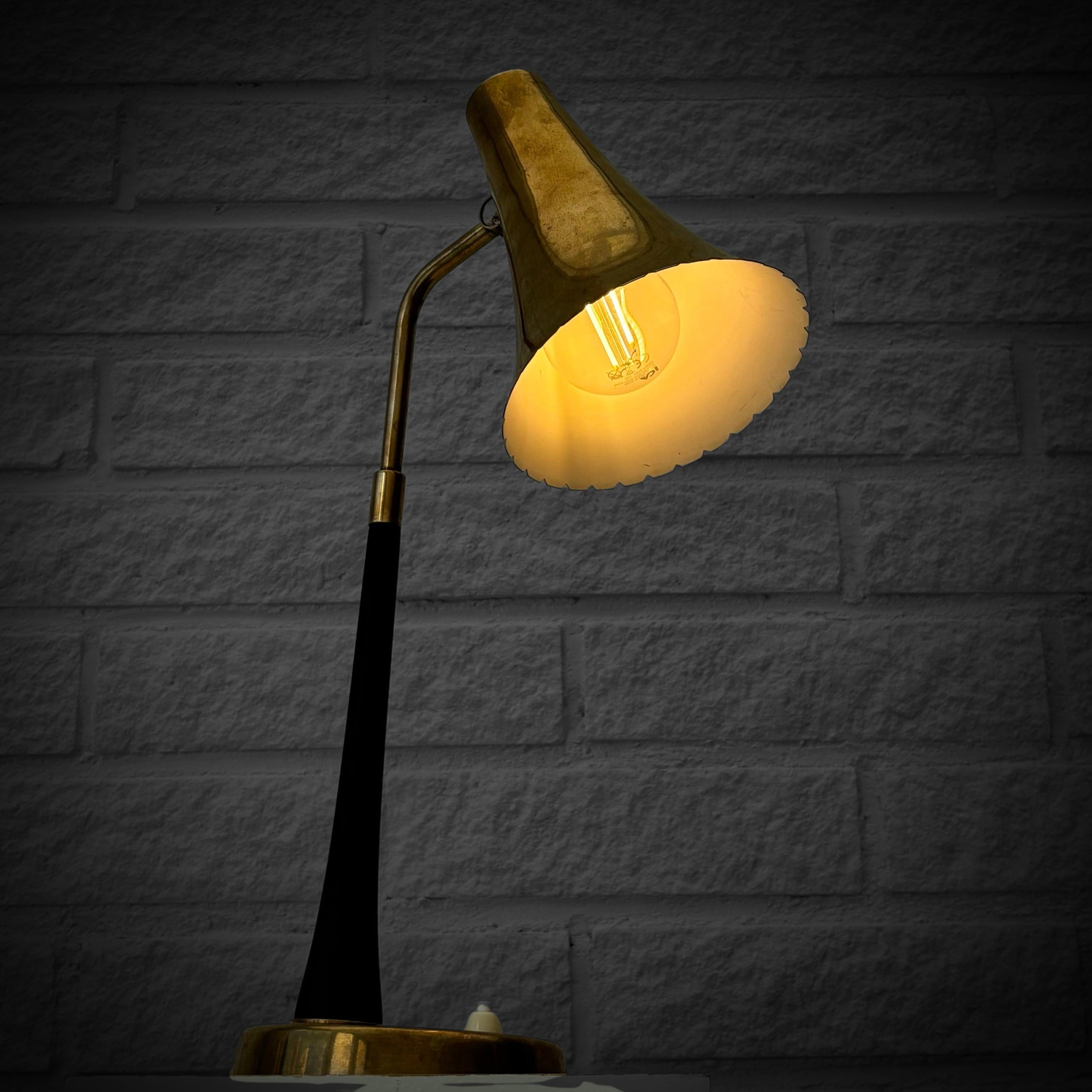Mid-20th Century ASEA mid century modernist table lamp E1163, brass, Scandinavian, Sweden, 1940s For Sale