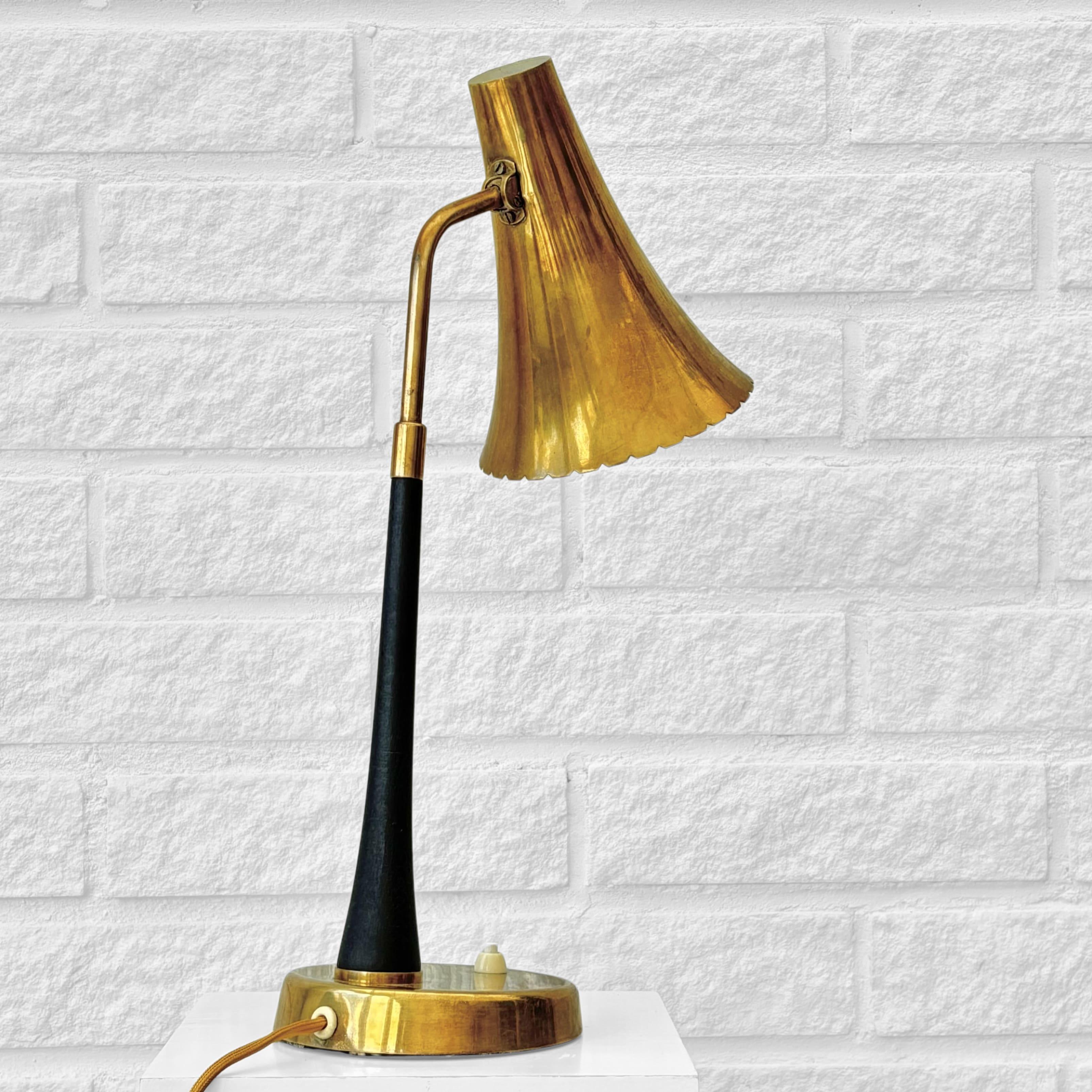 Brass ASEA mid century modernist table lamp E1163, brass, Scandinavian, Sweden, 1940s For Sale