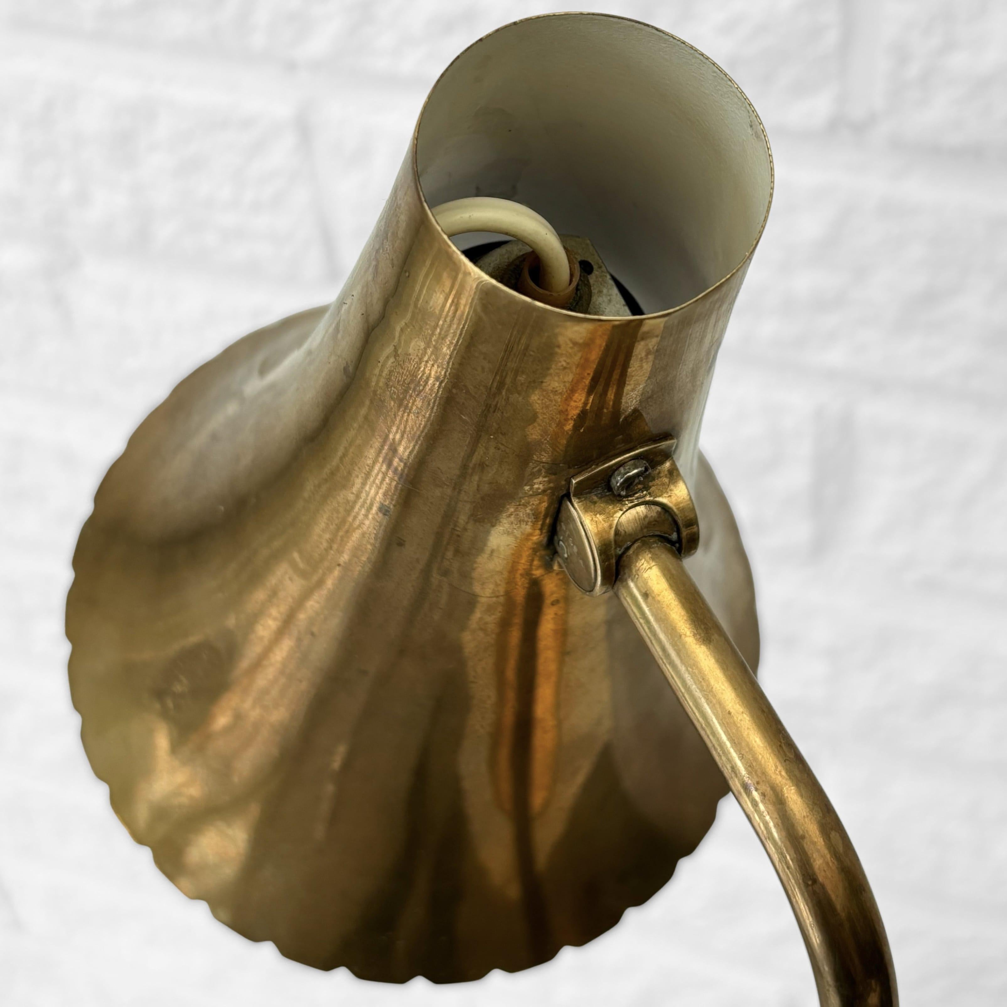 ASEA mid century modernist table lamp E1163, brass, Scandinavian, Sweden, 1940s For Sale 3