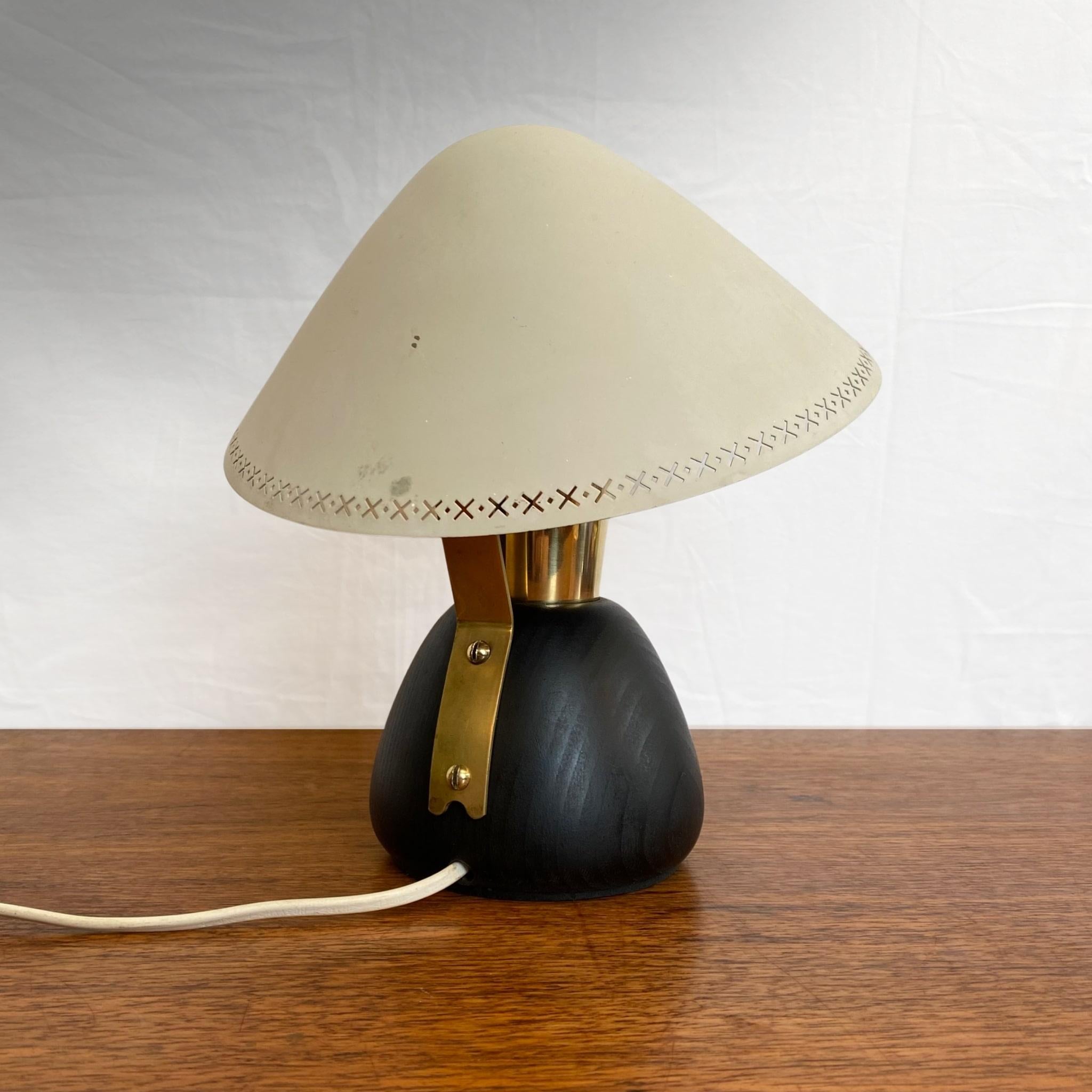 Swedish ASEA mid century table lamp, model E1272, Sweden, 1950s For Sale