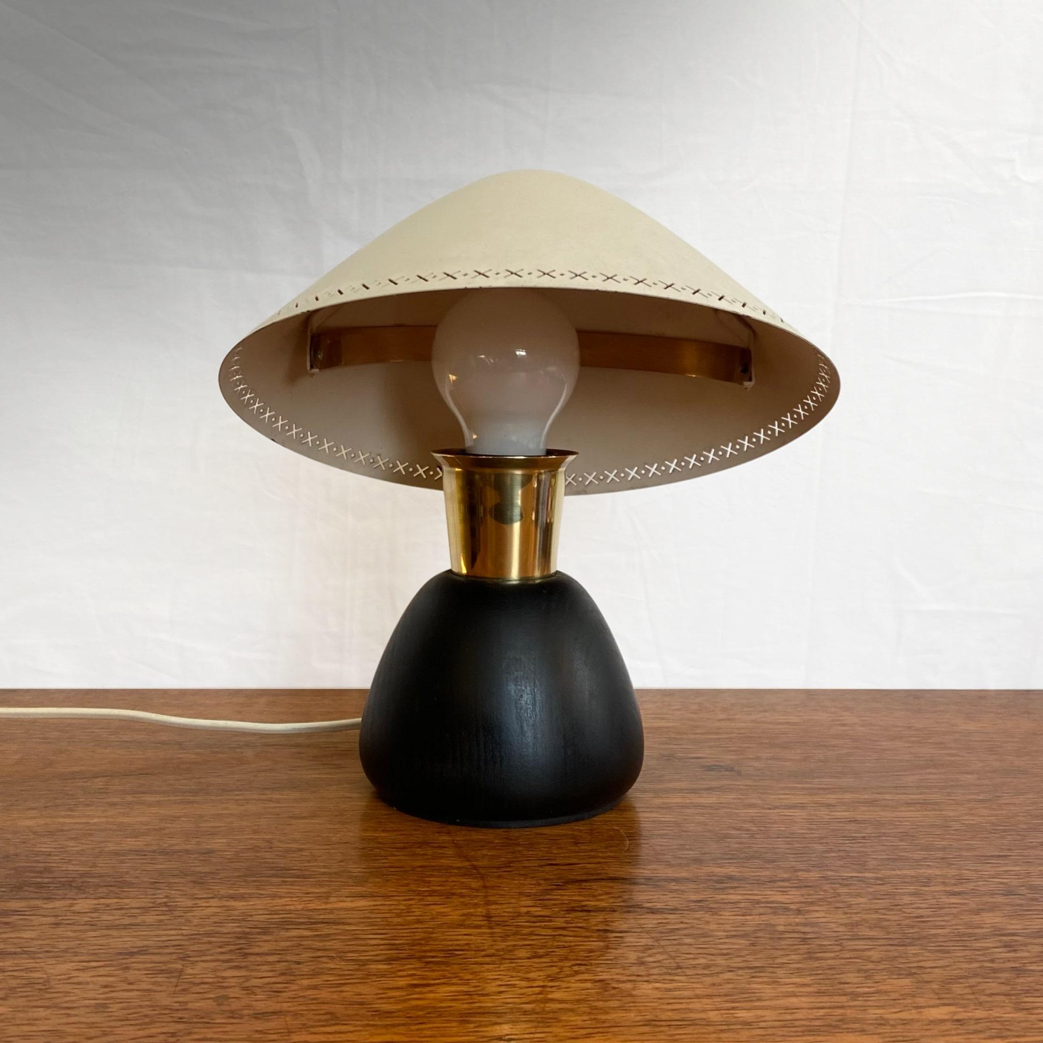 Brass ASEA mid century table lamp, model E1272, Sweden, 1950s For Sale