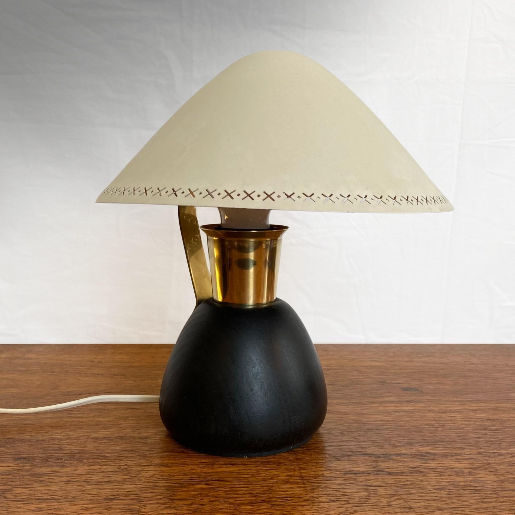ASEA mid century table lamp, model E1272, Sweden, 1950s For Sale 1