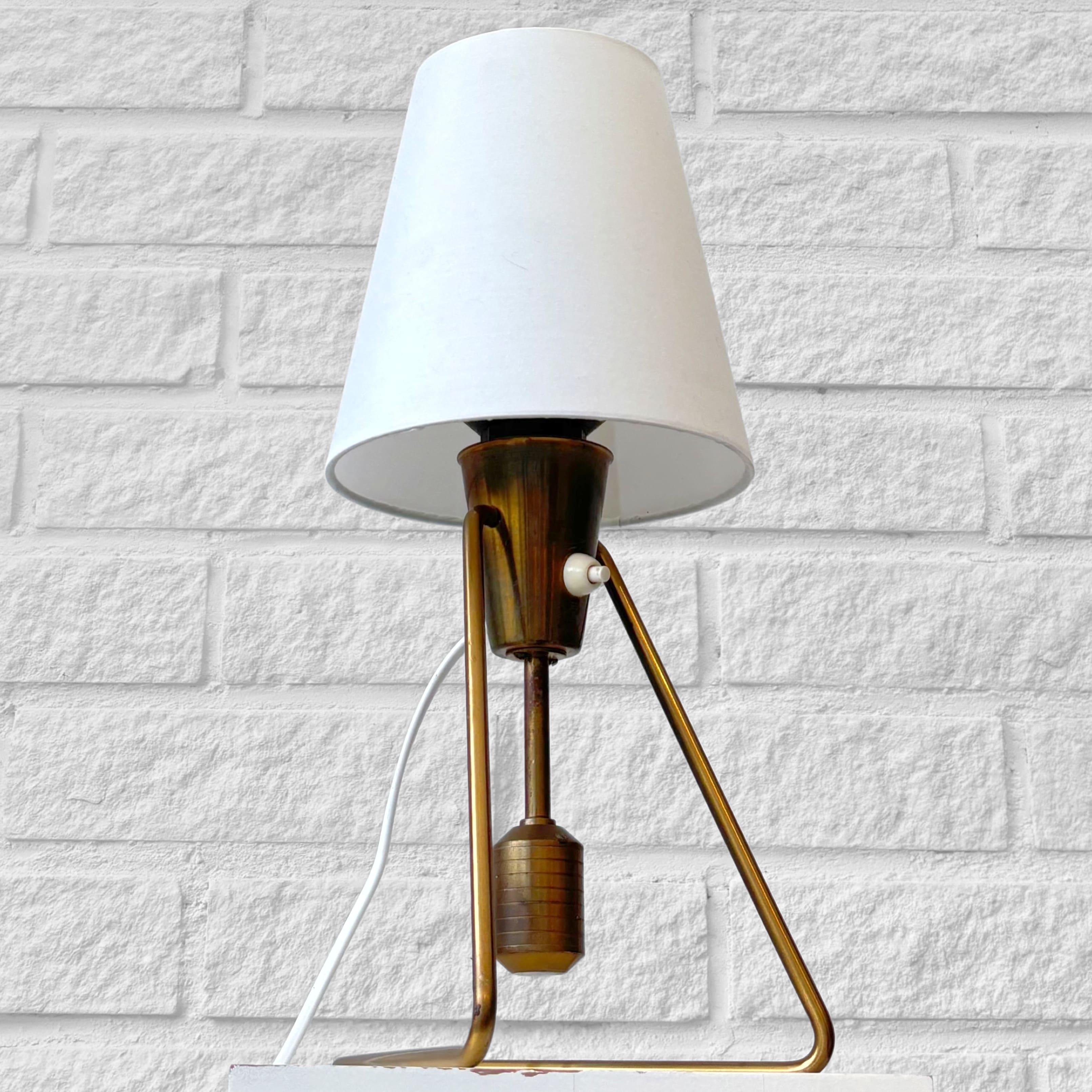 ASEA, modernist table lamp E1145, brass, Scandinavian design, Sweden, 1950s en vente 4