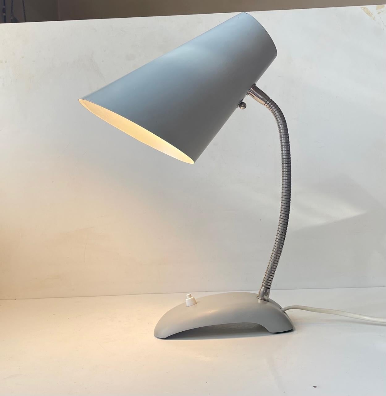 Lámpara de mesa industrial gris regulable ASEA Sweden, años 50 en Bueno estado para la venta en Esbjerg, DK