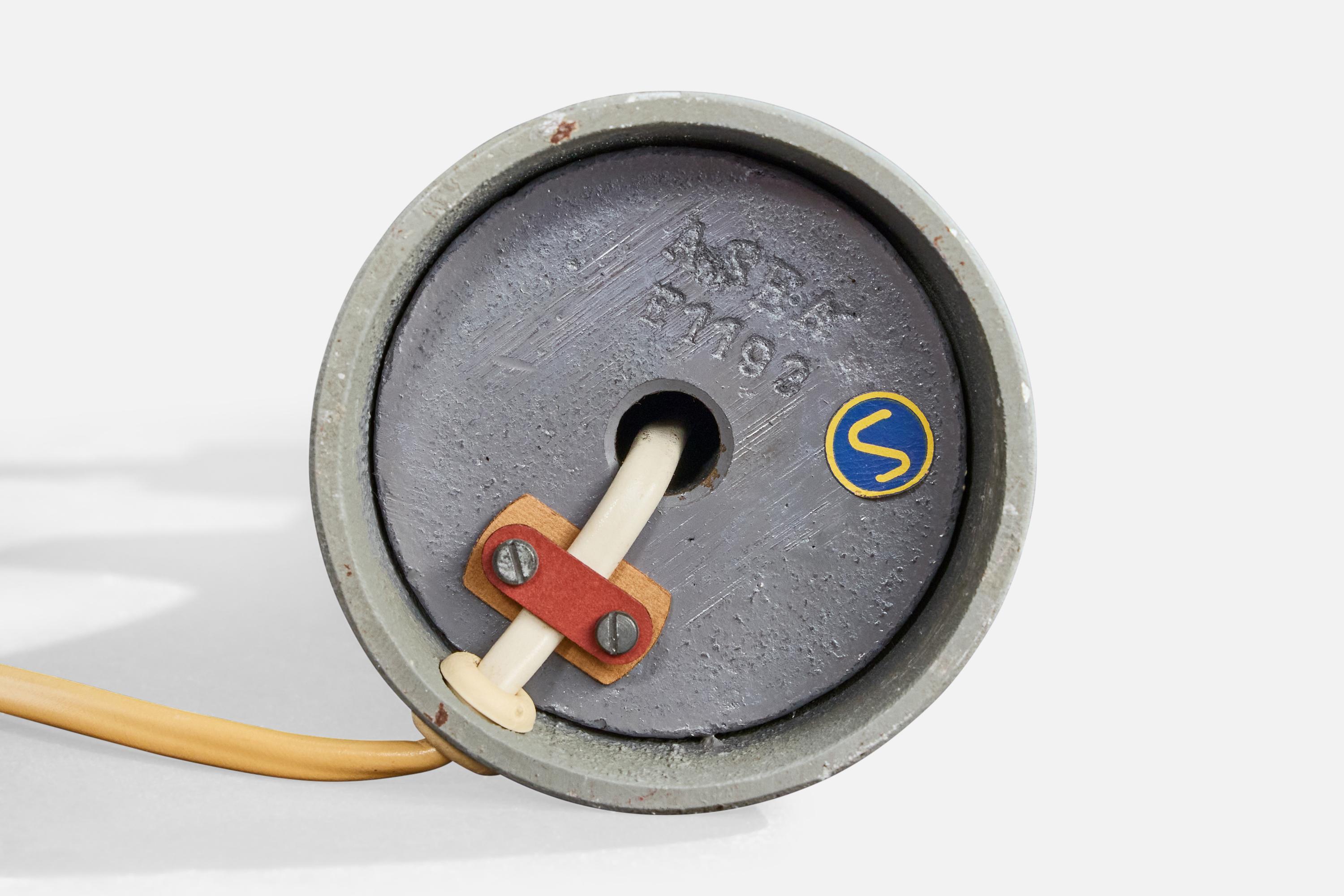 ASEA, lampe de table, laiton, fer, parchemin, Suède, années 1950 en vente 6