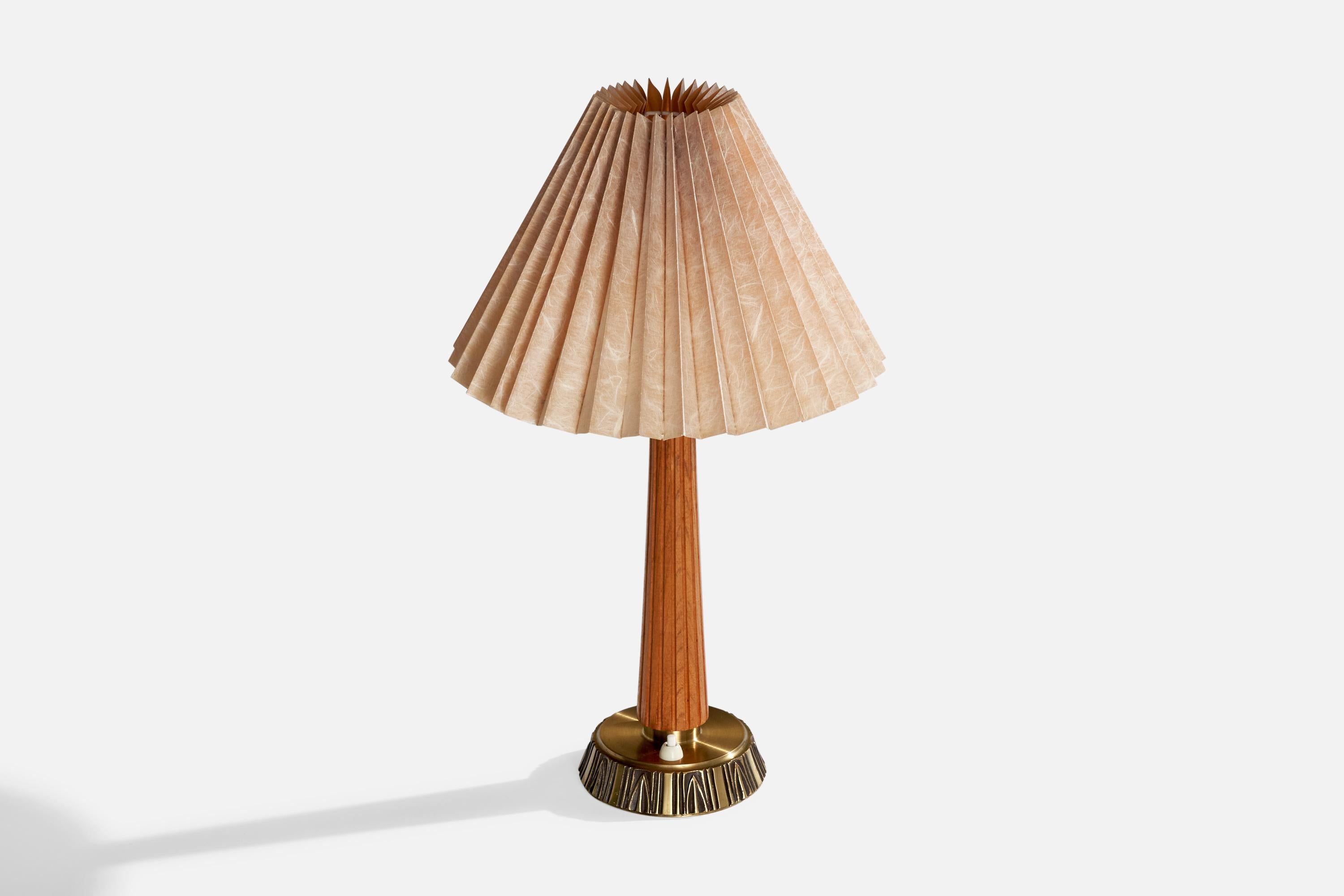 Scandinave moderne ASEA, lampe de table, laiton, Wood, Fabrice, Suède, années 1950 en vente