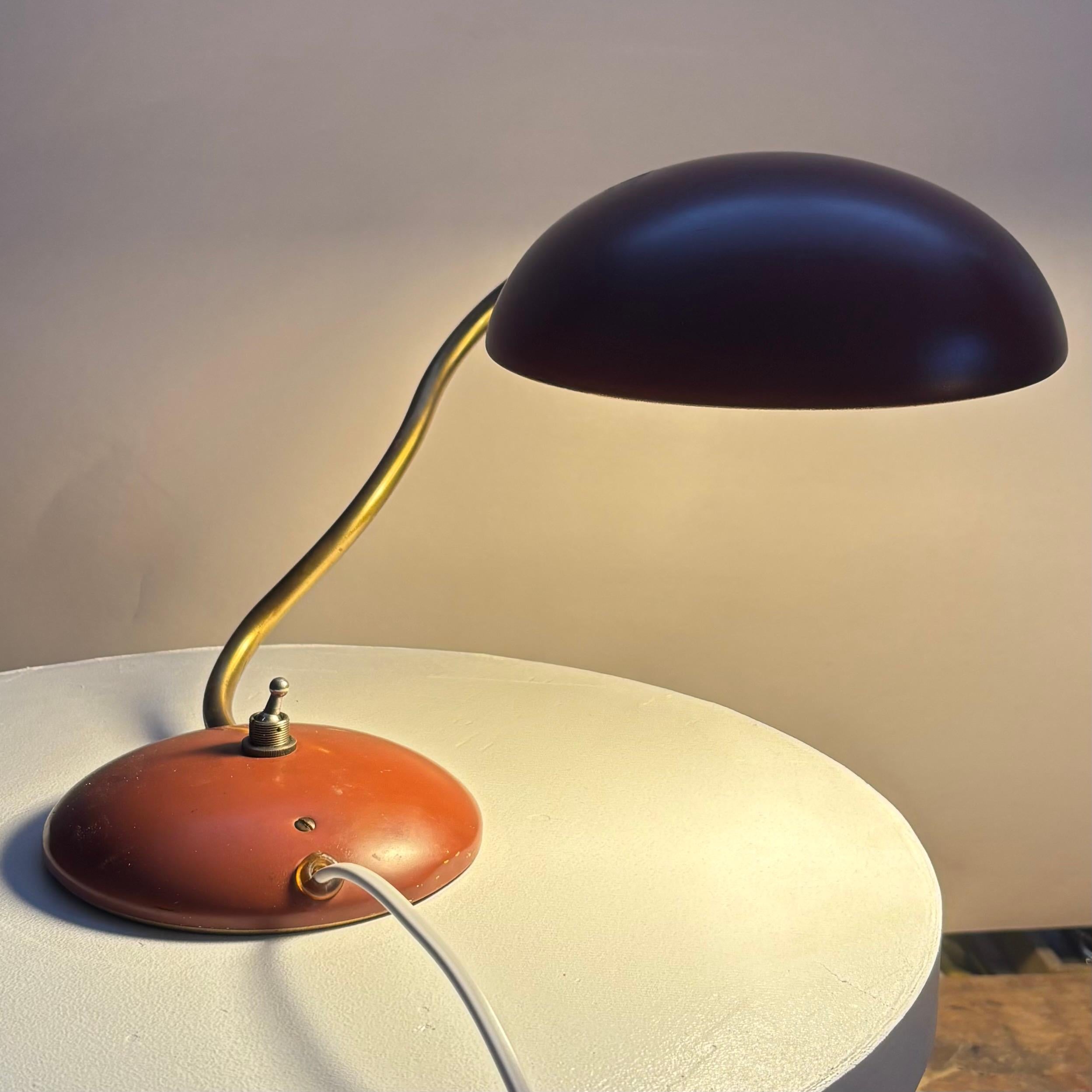 Lampe de table ASEA E1325, laiton et acier, The Modernity, Suède, années 1950 en vente 4