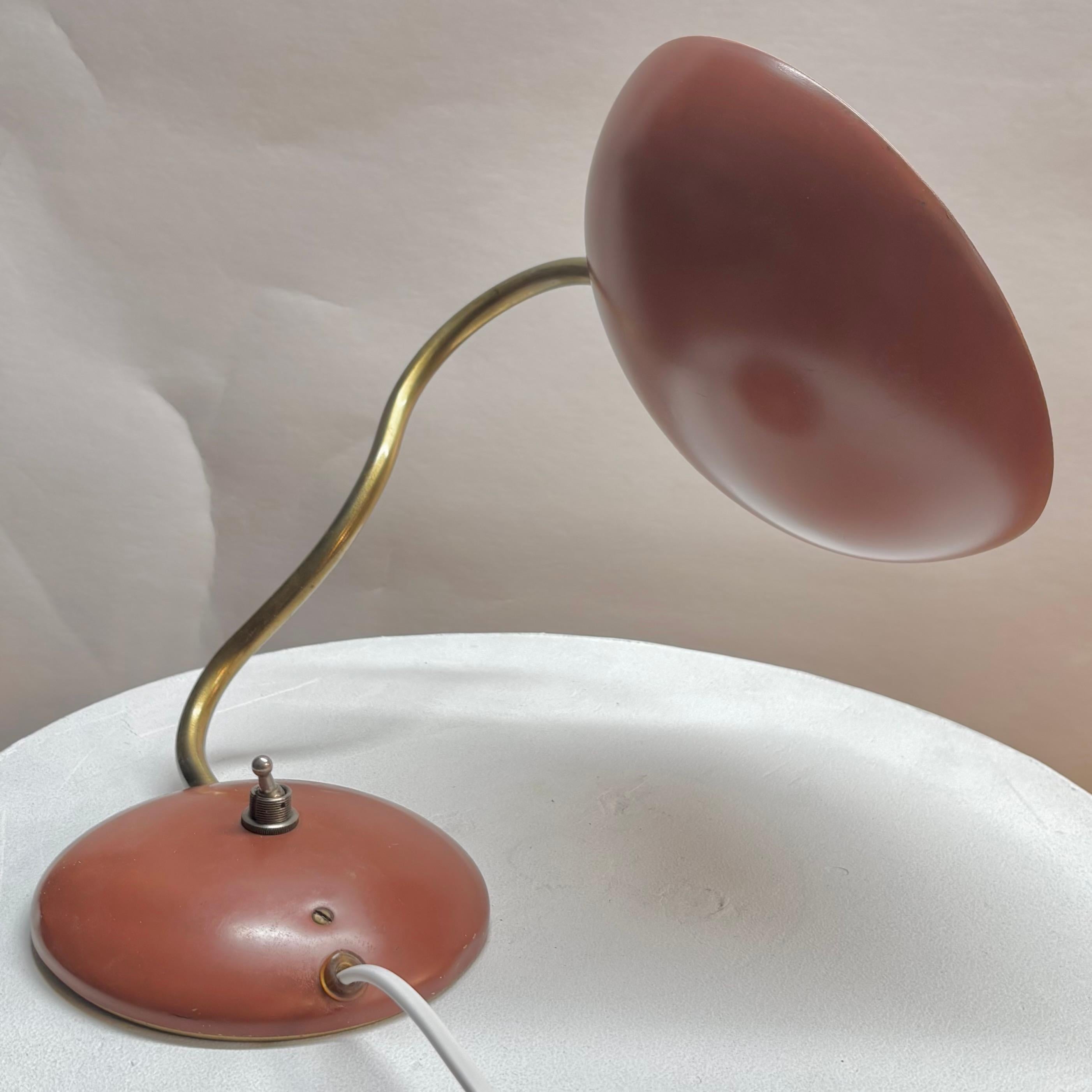 Lampe de table ASEA E1325, laiton et acier, The Modernity, Suède, années 1950 en vente 6
