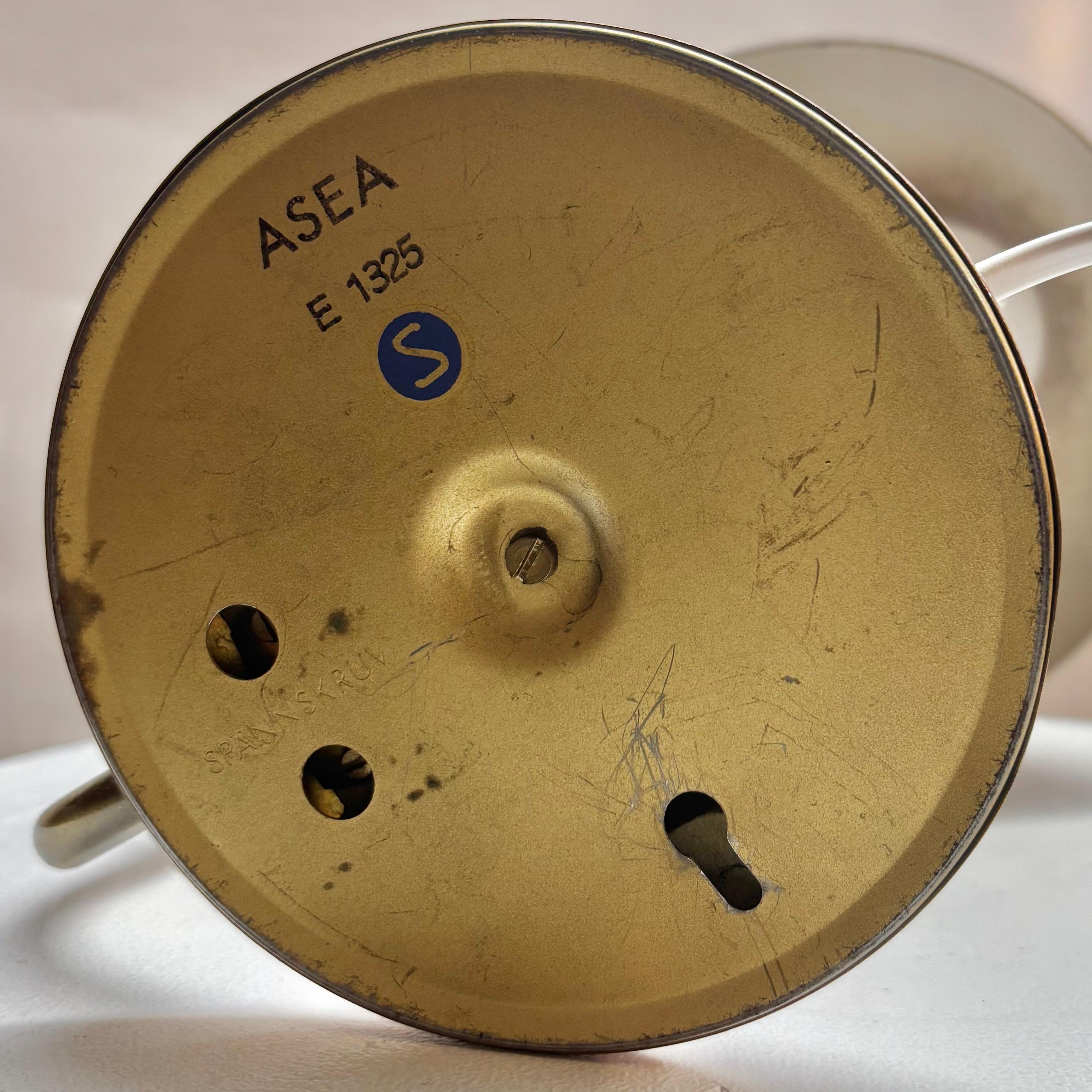 Lampe de table ASEA E1325, laiton et acier, The Modernity, Suède, années 1950 en vente 12