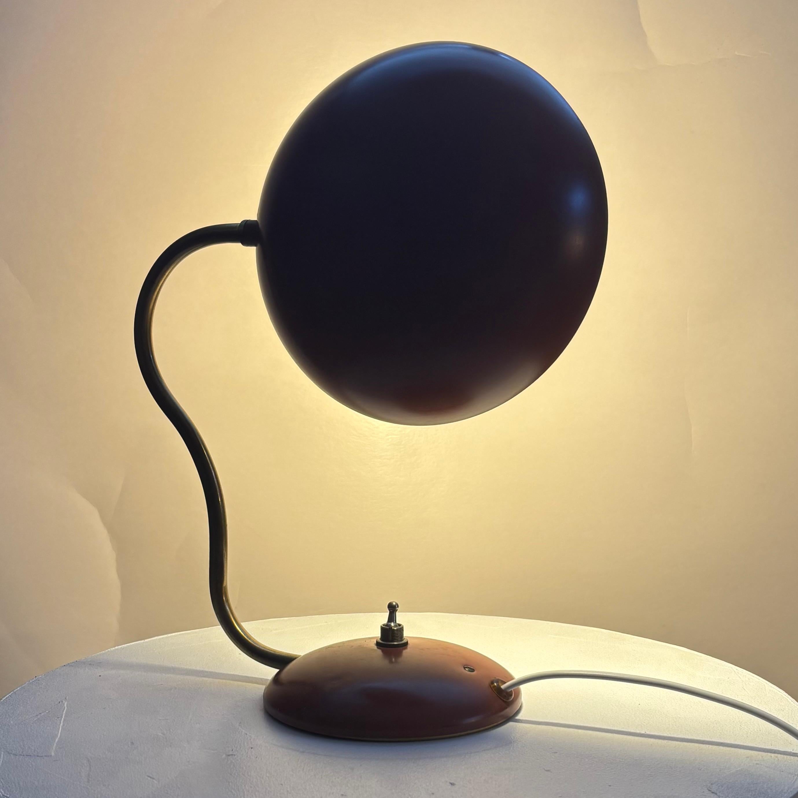 Lampe de table ASEA E1325, laiton et acier, The Modernity, Suède, années 1950 en vente 1
