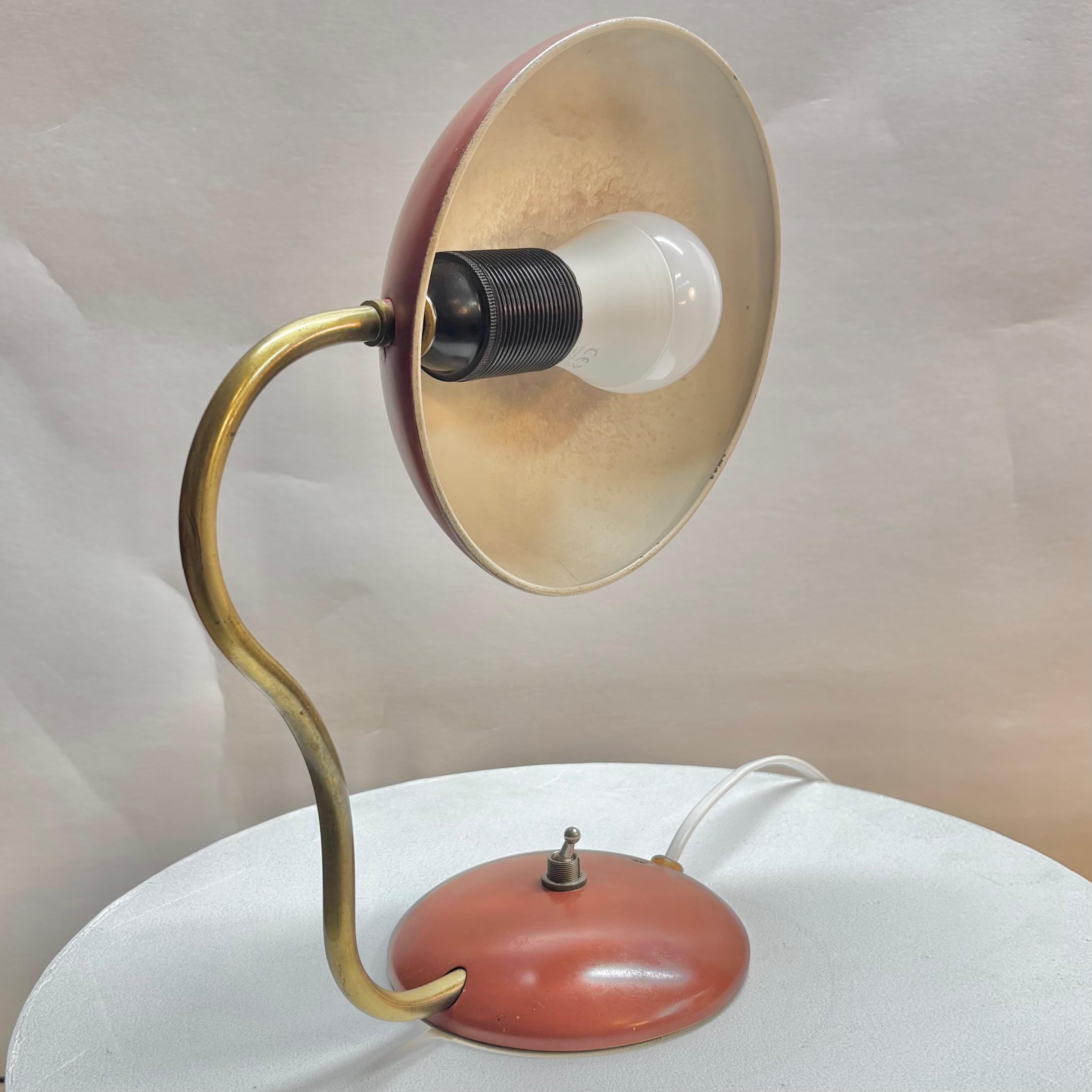 Lampe de table ASEA E1325, laiton et acier, The Modernity, Suède, années 1950 en vente 3