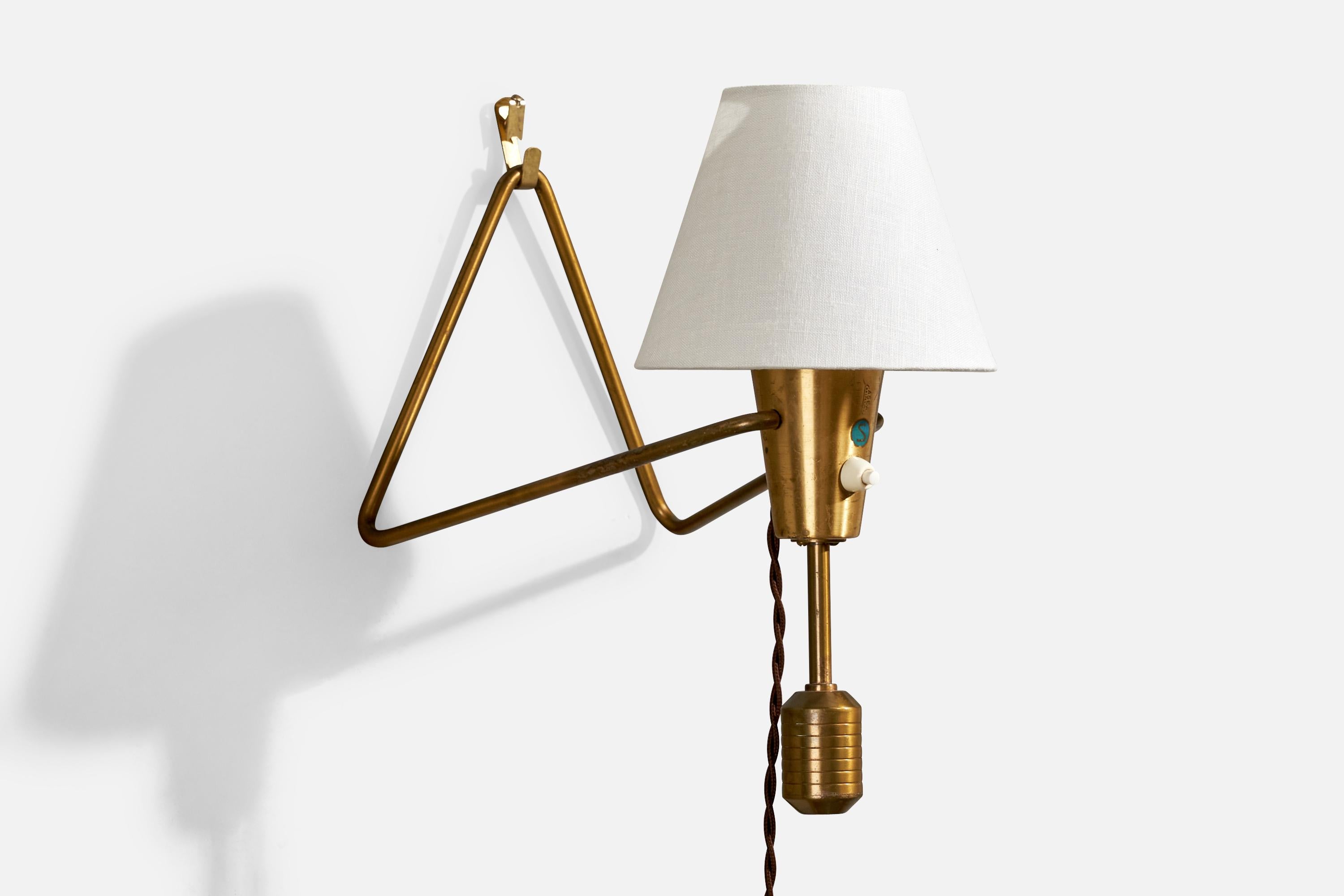 A brass and white. fabric wall light or table lamp designed and produced by ASEA, Sweden, c. 1940s.

Overall Dimensions (inches): 11.5” H x 7.5” W x 11“ D

Back Plate Dimensions (Inches): 6.75” H x 7.5” W

Bulb Specifications: E-26 candle 

Number