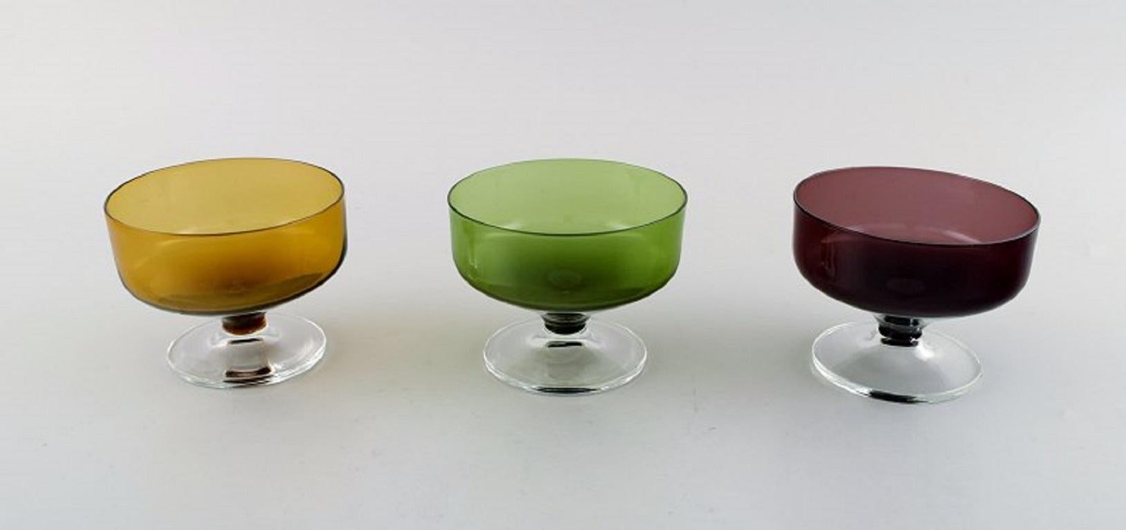 Scandinavian Modern Åseda Glassworks, Sweden. Set of Six Cocktail Glasses/Dessert Bowls in Art Glass For Sale