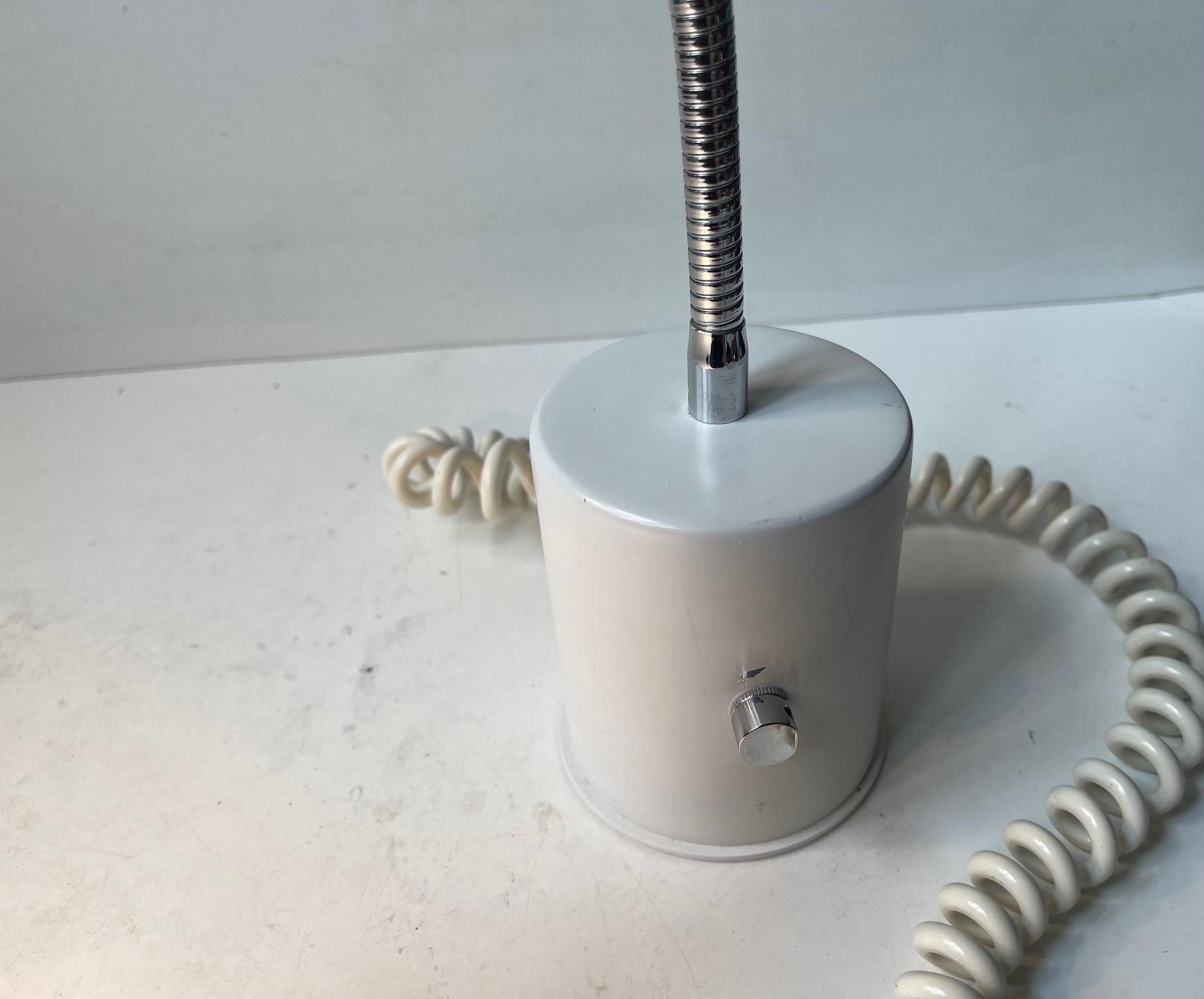 Asger B. C. Weißer dänischer minimalistischer Architekten-Schreibtisch- oder Tischlampe, 1980er Jahre im Angebot 1