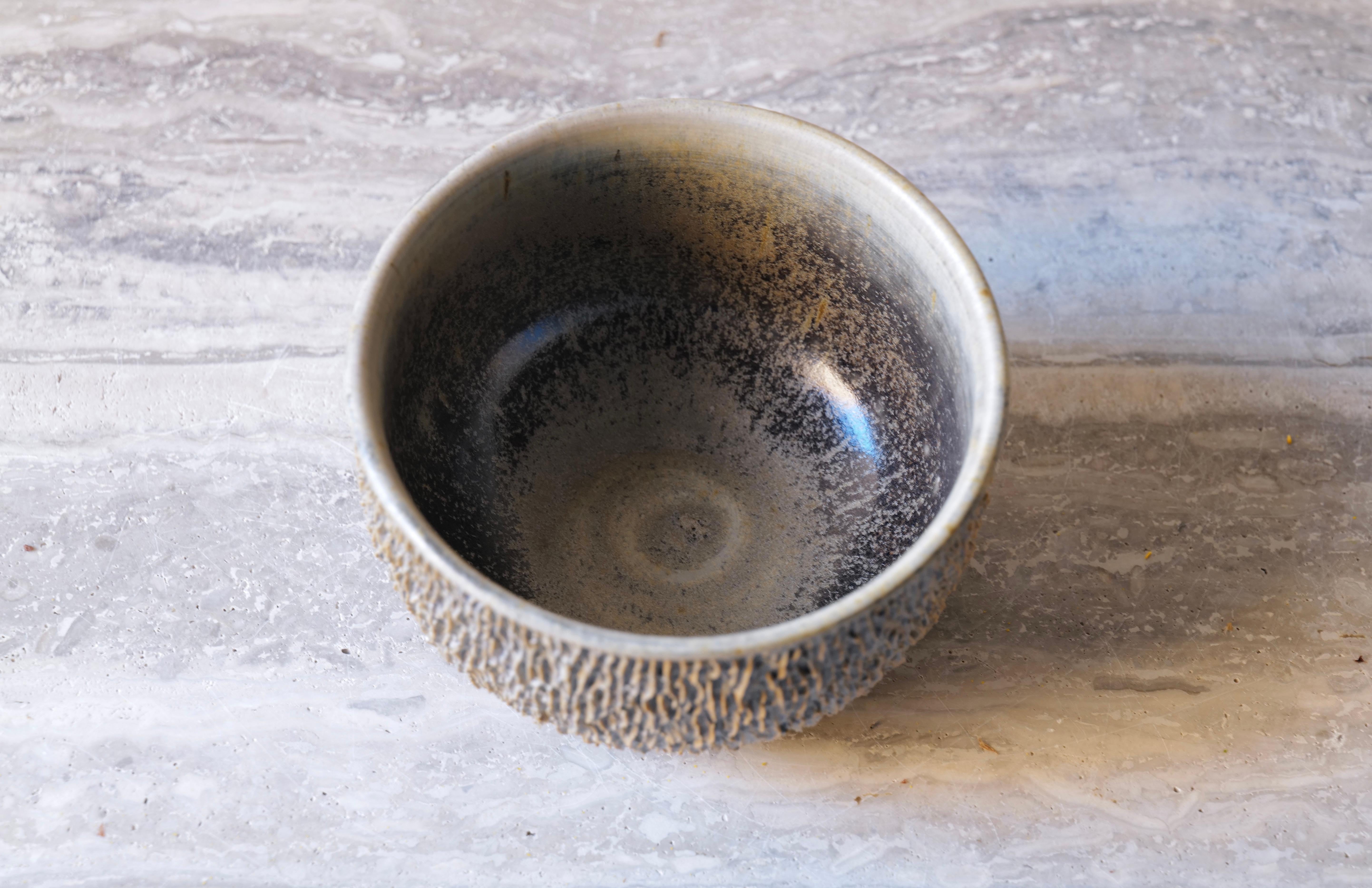 Esche geschnitzt Kleine Schale (21. Jahrhundert und zeitgenössisch) im Angebot