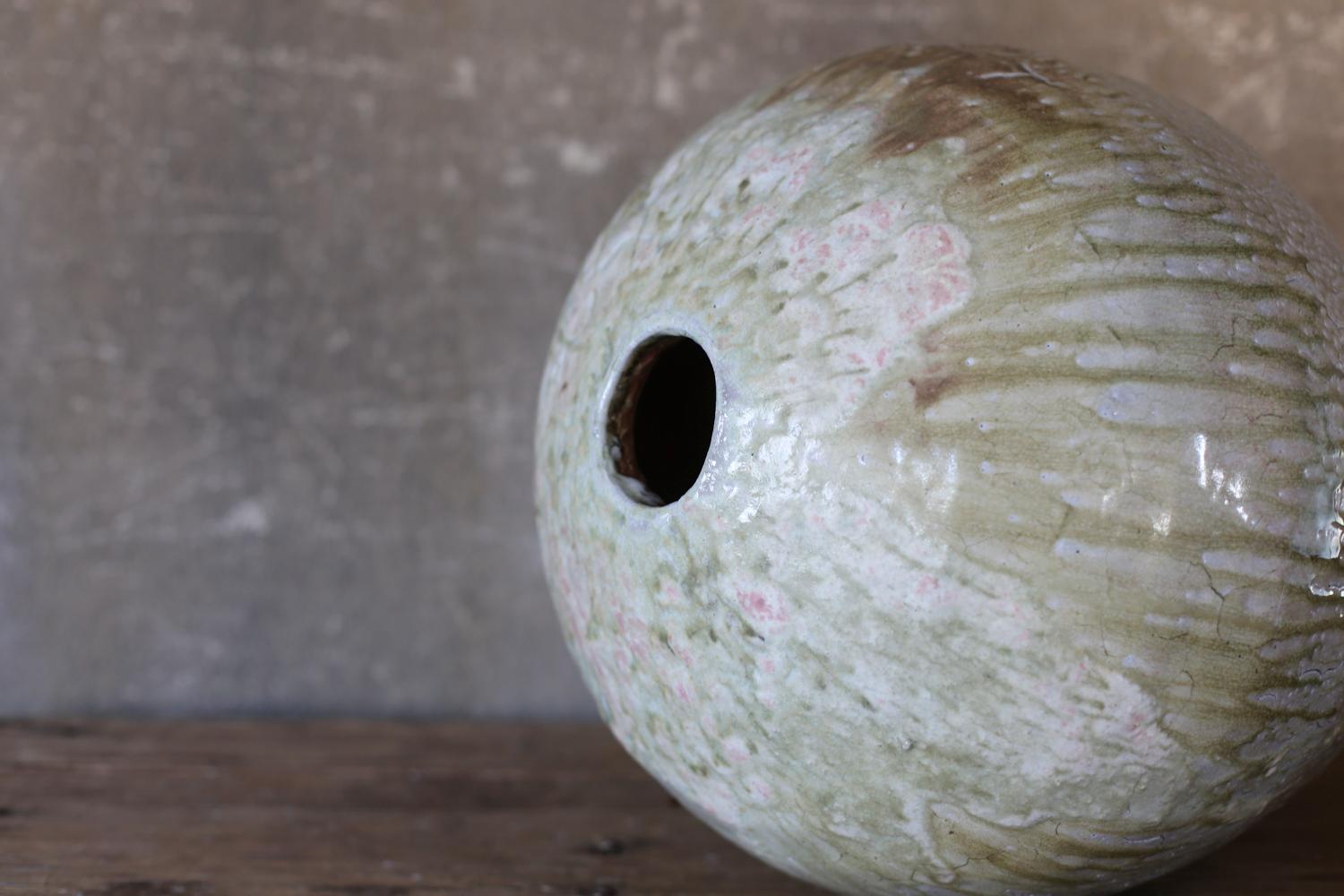 Ash-Covered Vase by U-Turn Ushiro 1