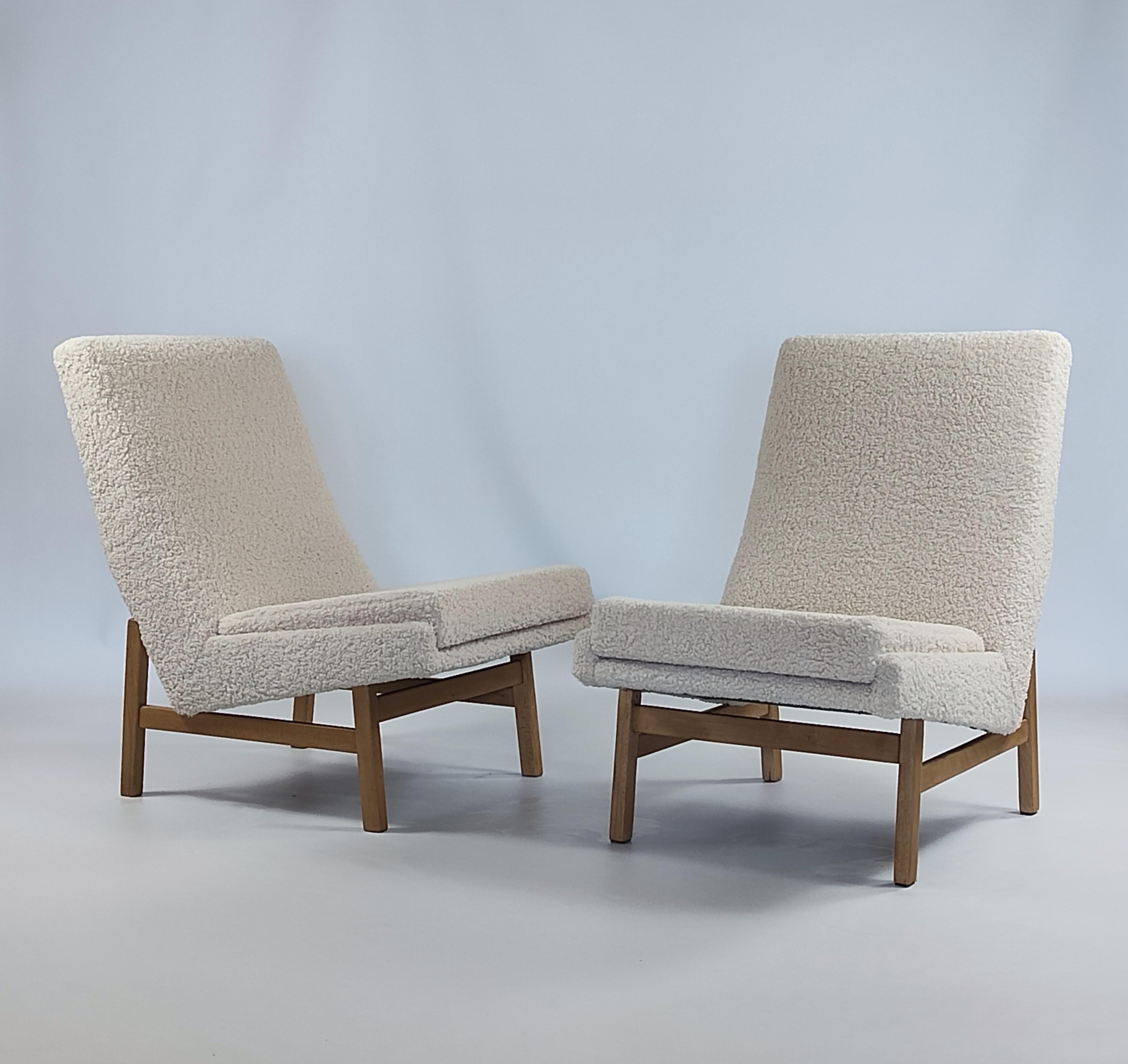 Ash & Cream Boucle Chairs by Guariche, Mortier, Motte for ARP, France, 1955 In Good Condition For Sale In New York, NY