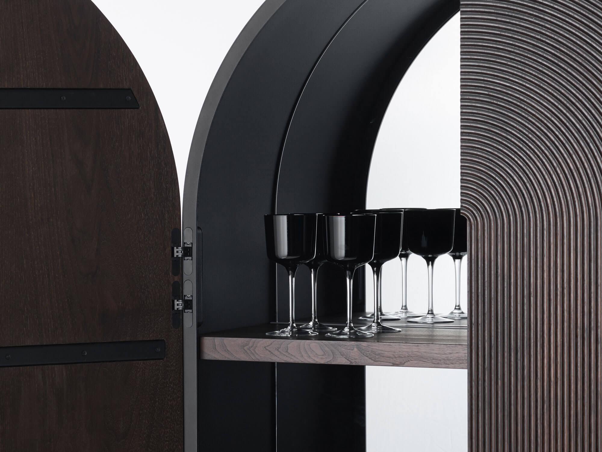 Frassino Mobile bar Ash Dark Waves di Milla & Milly in vendita