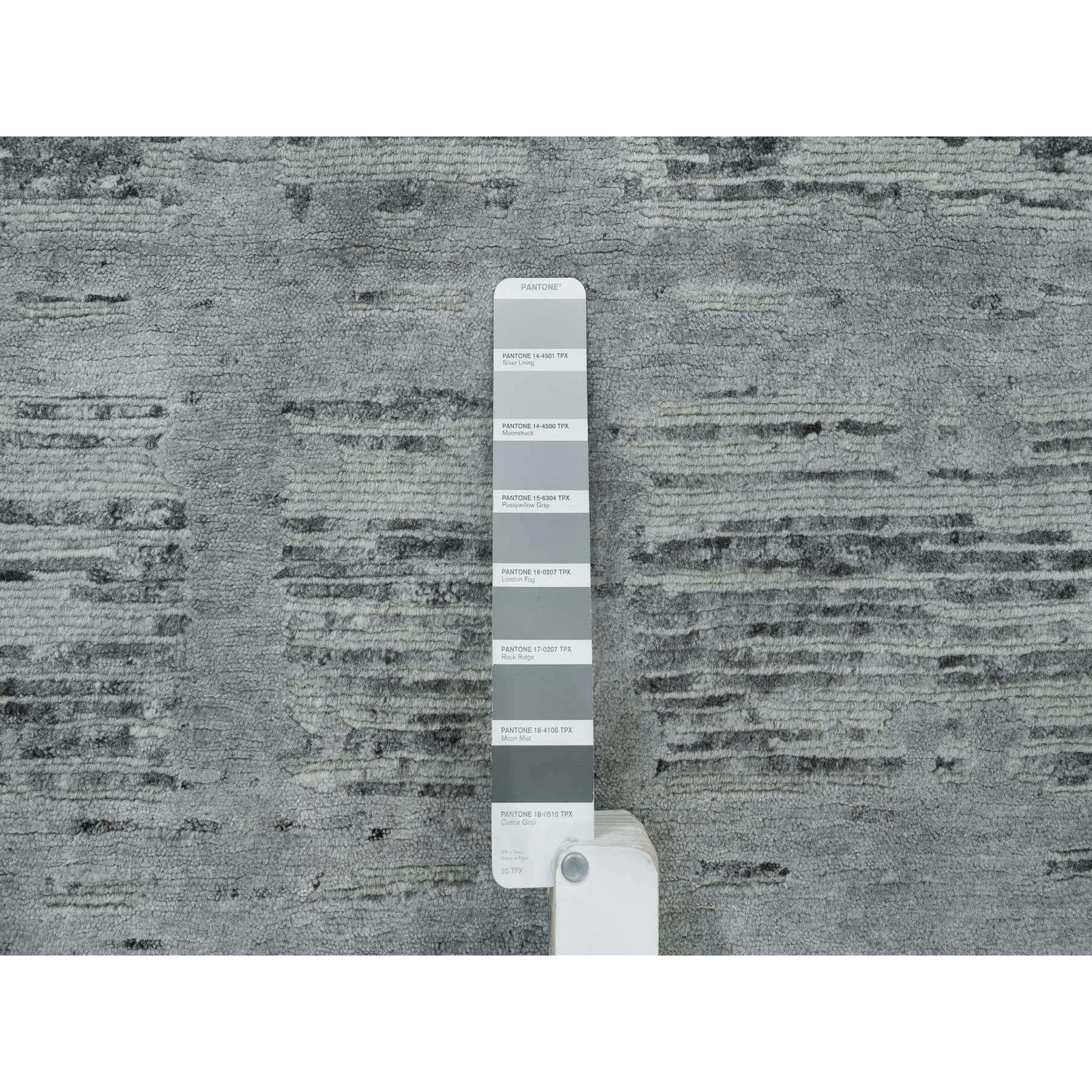Handgeknüpfter orientalischer Teppich in Eschengrau aus natürlicher Wolle mit modernem Design 8'0