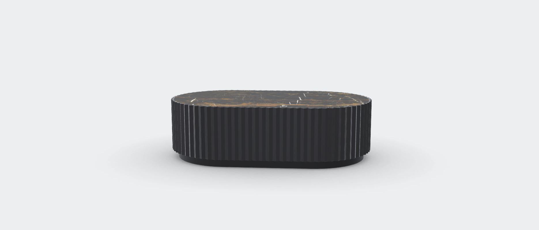 Table basse Ash Noir Black Gold Eternel L par Milla & Milli
Signé par Maša Vukmanović, Jelena Lukač Kirš, Jakov Šrajer.
Dimensions : L 70 x D&H 120 x H 35 cm 
MATERIAL : Frêne noir laqué, métal noir, marbre noir doré. 


Table basse éternelle