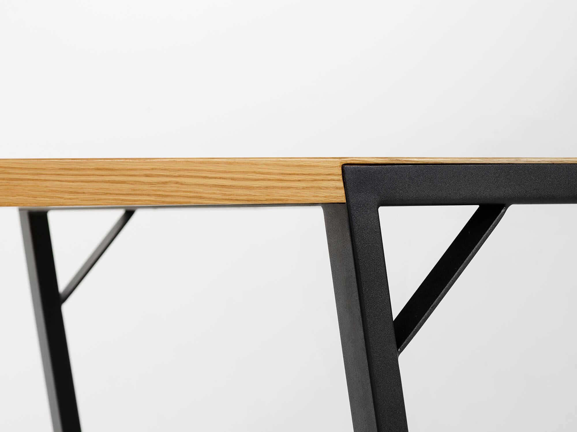 XXIe siècle et contemporain Table de salle à manger en frêne à structure noire M par Milla & Milli en vente