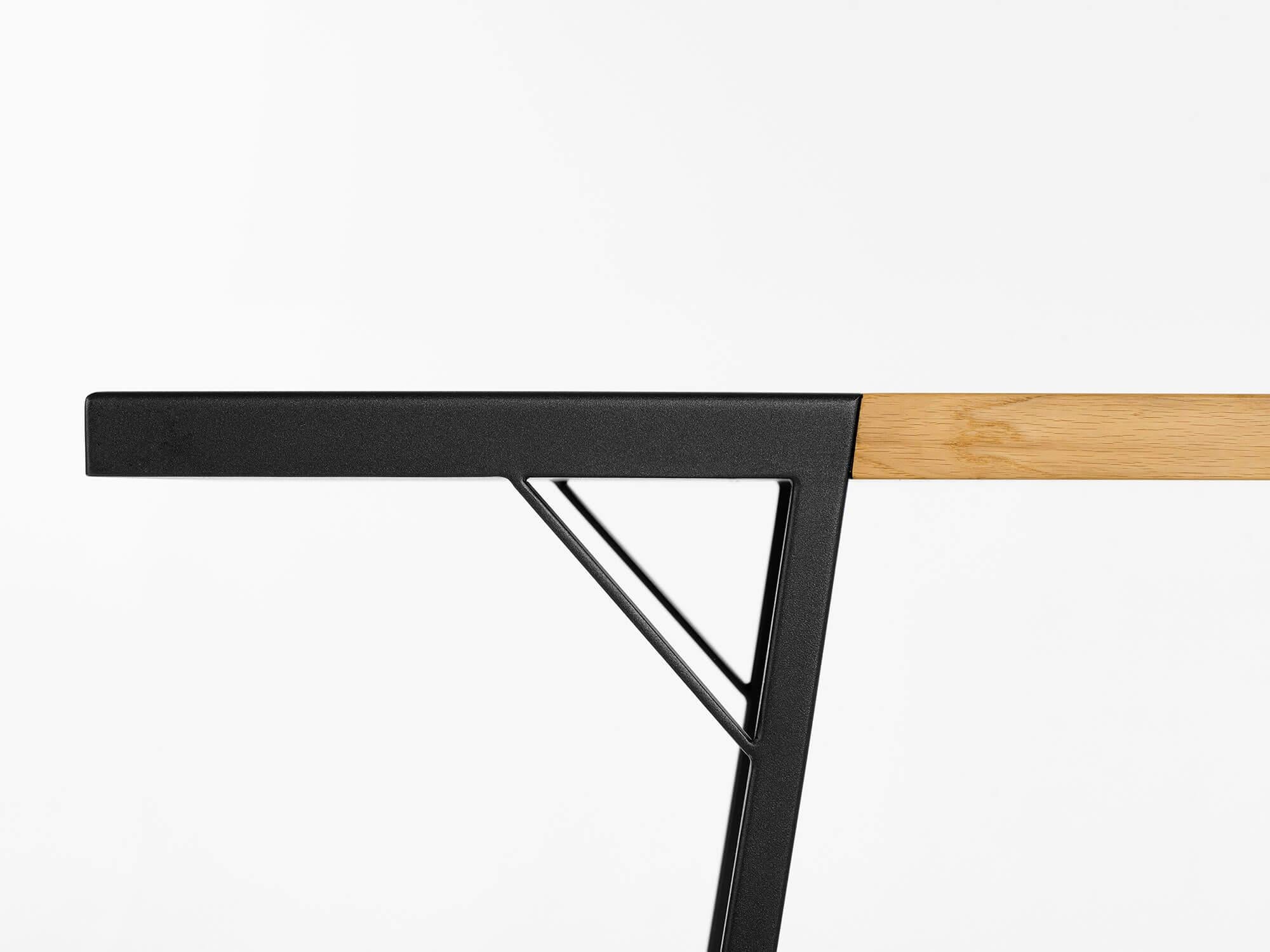 Mesa de despacho L con estructura de fresno negro by Milla & Milli en Nuevo estado para la venta en Geneve, CH