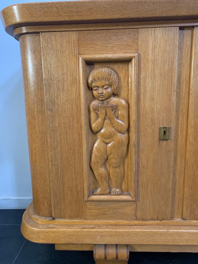 Ash Sideboard with Carved Panels, 1930s In Good Condition For Sale In Montelabbate, PU