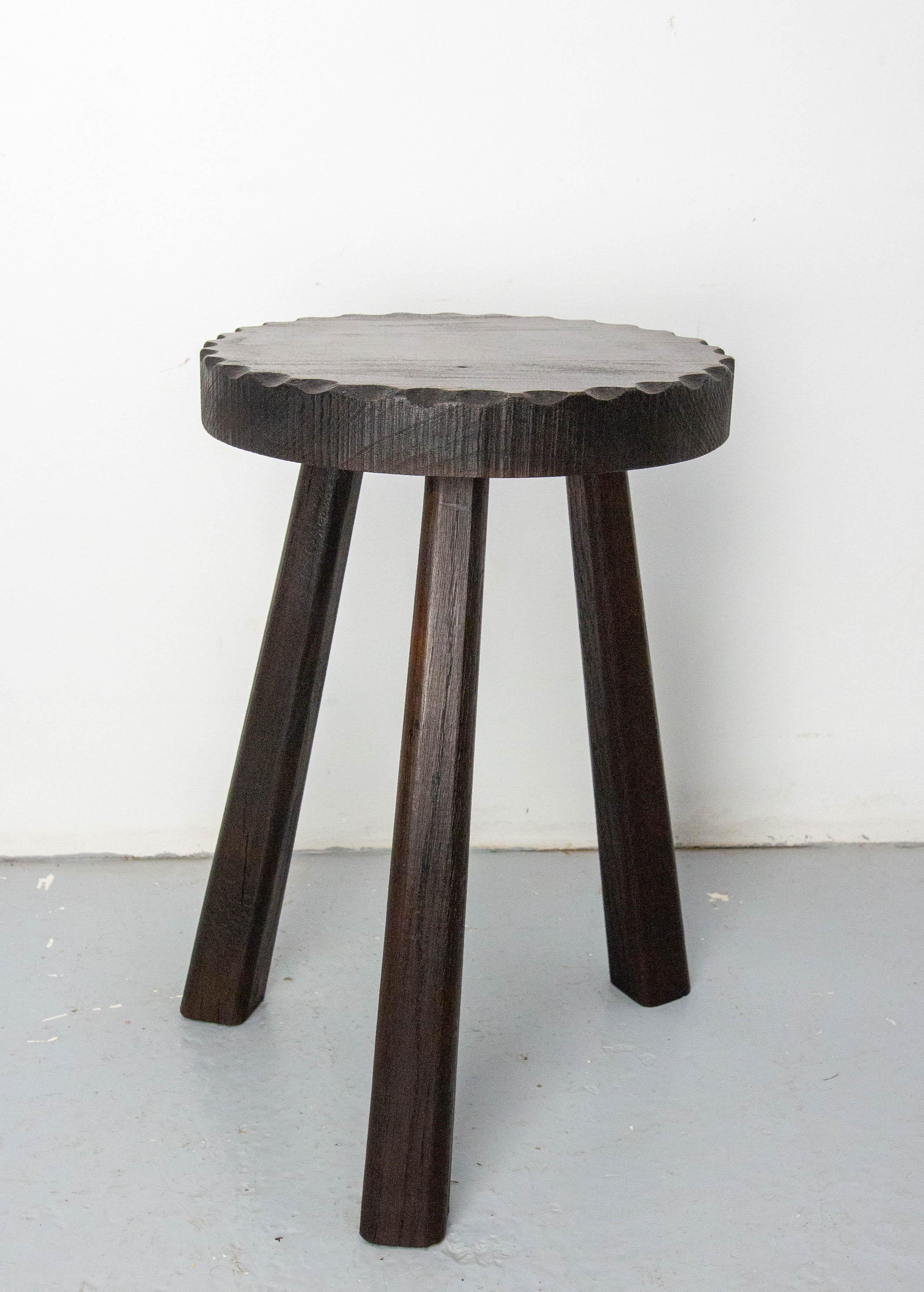 Ash Three Legs Stool Round Top Spanish Style, France circa 1940 In Good Condition For Sale In Labrit, Landes