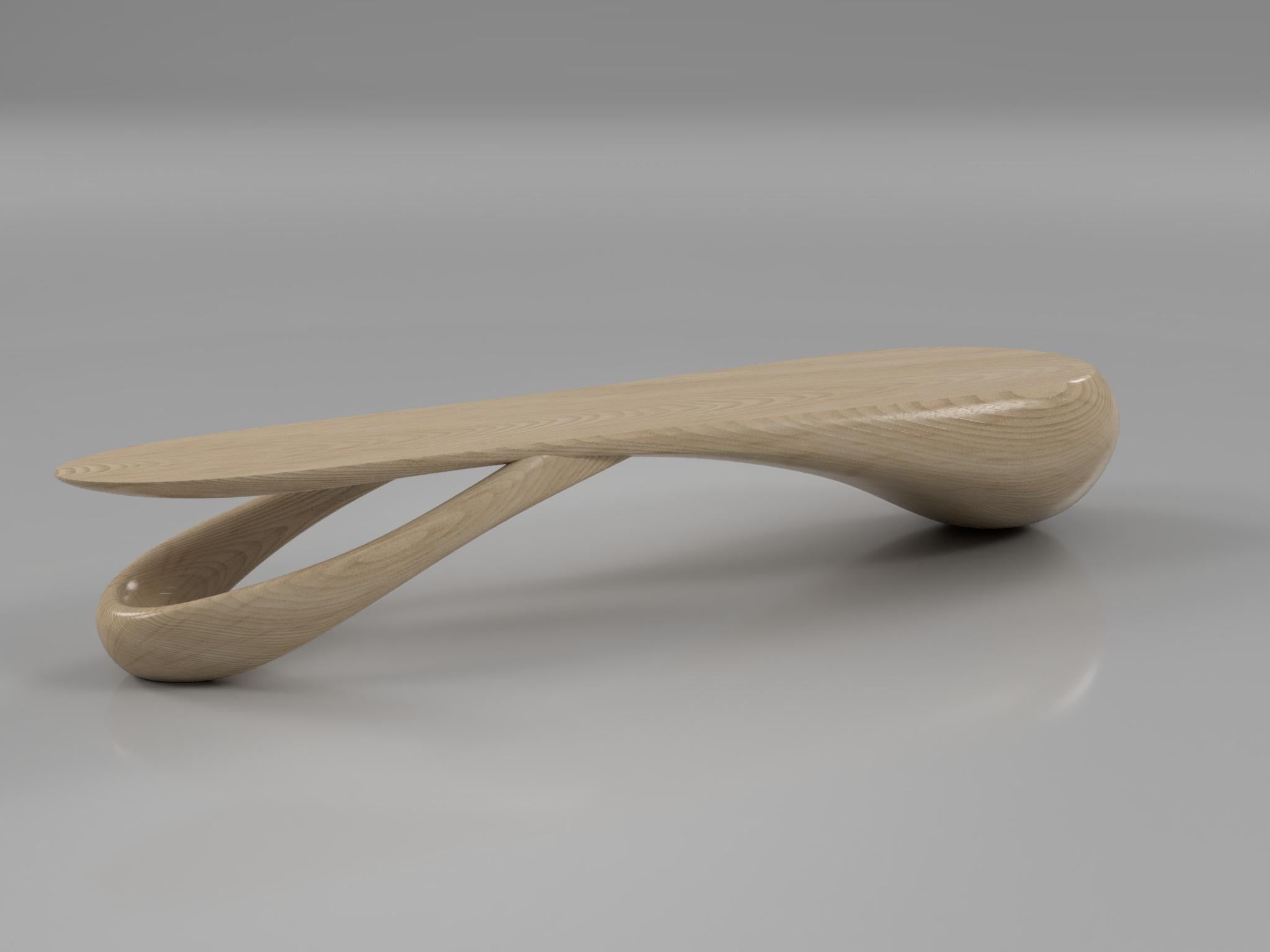 Langer Tisch aus Esche, unbenannt, von Atelier Blouberg
Abmessungen: B 51 x T 185 x H 30 cm.
MATERIALIEN: Massivholz, Furnier, Öl.

Ruben Van Lerberghe ist ein Möbeldesigner und -hersteller, geboren in Kapstadt und aufgewachsen in Antwerpen. Er hat