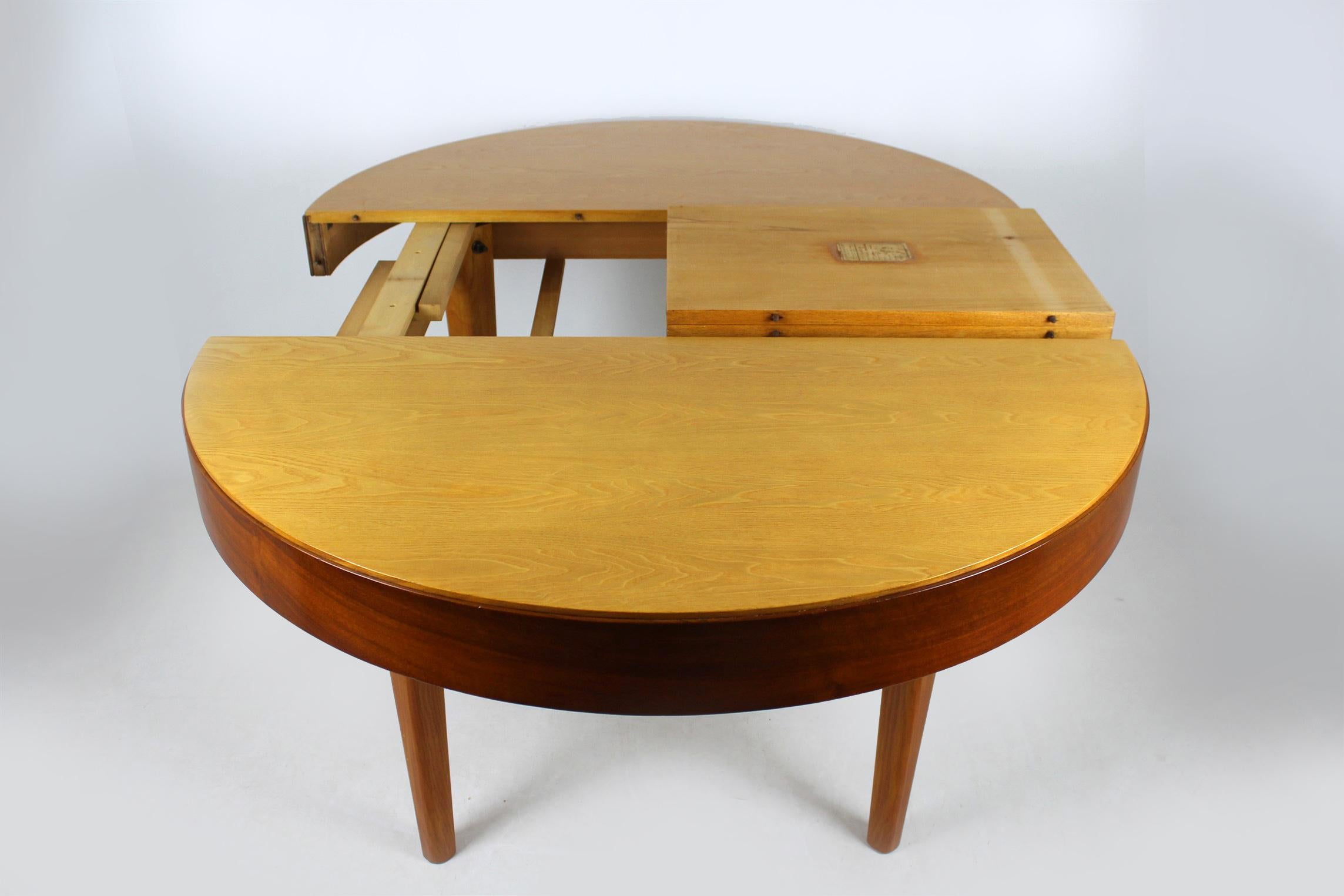 Art Deco Ash & Walnut Extendable Round Dining Table from Jitona Sobeslav, 1954