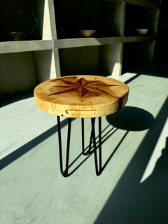 Mesa auxiliar de madera de fresno lituano