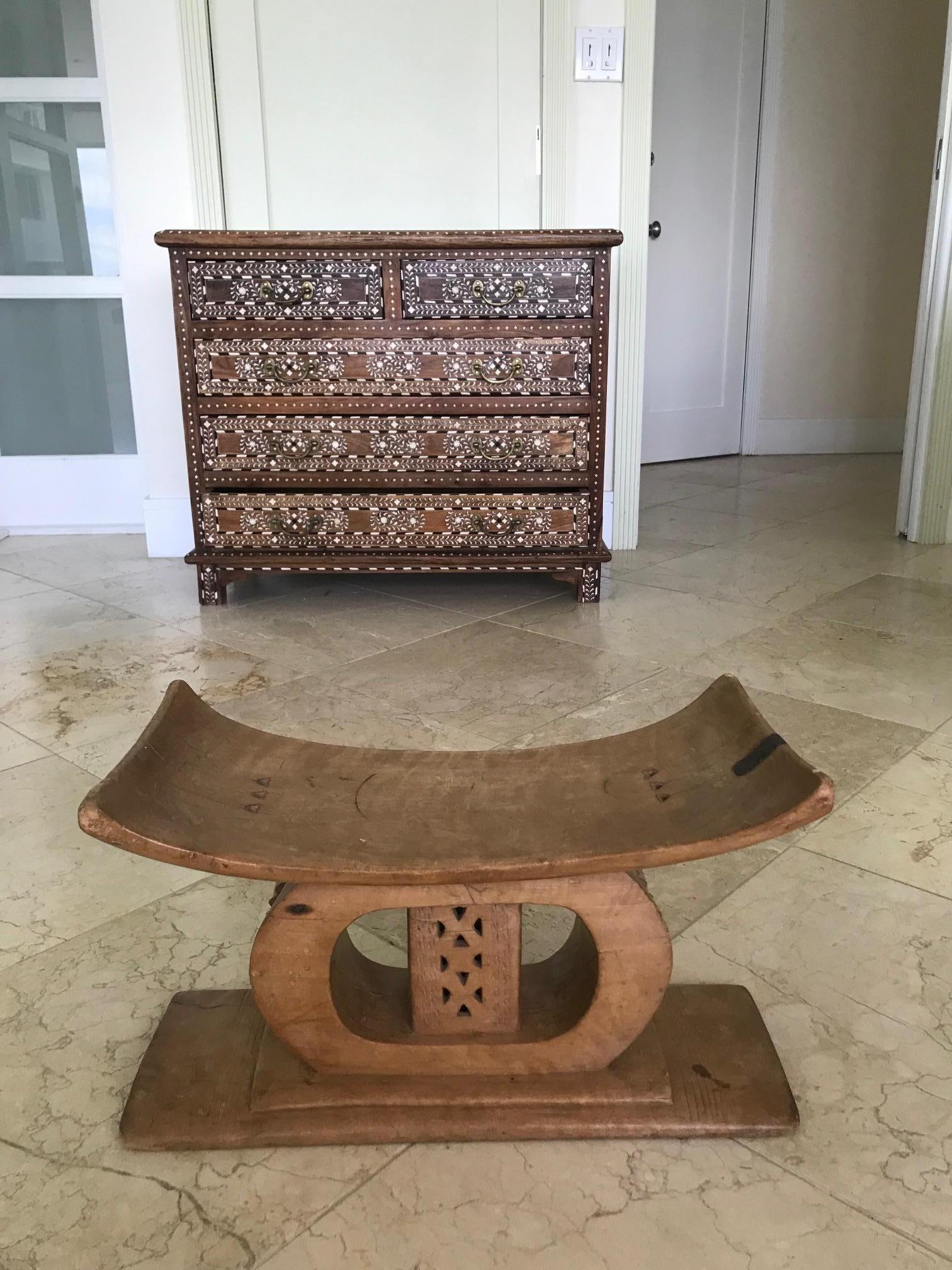 Ghanaian Ashanti African Tribal Stool in Hand Carved Wood, Early 20th Century