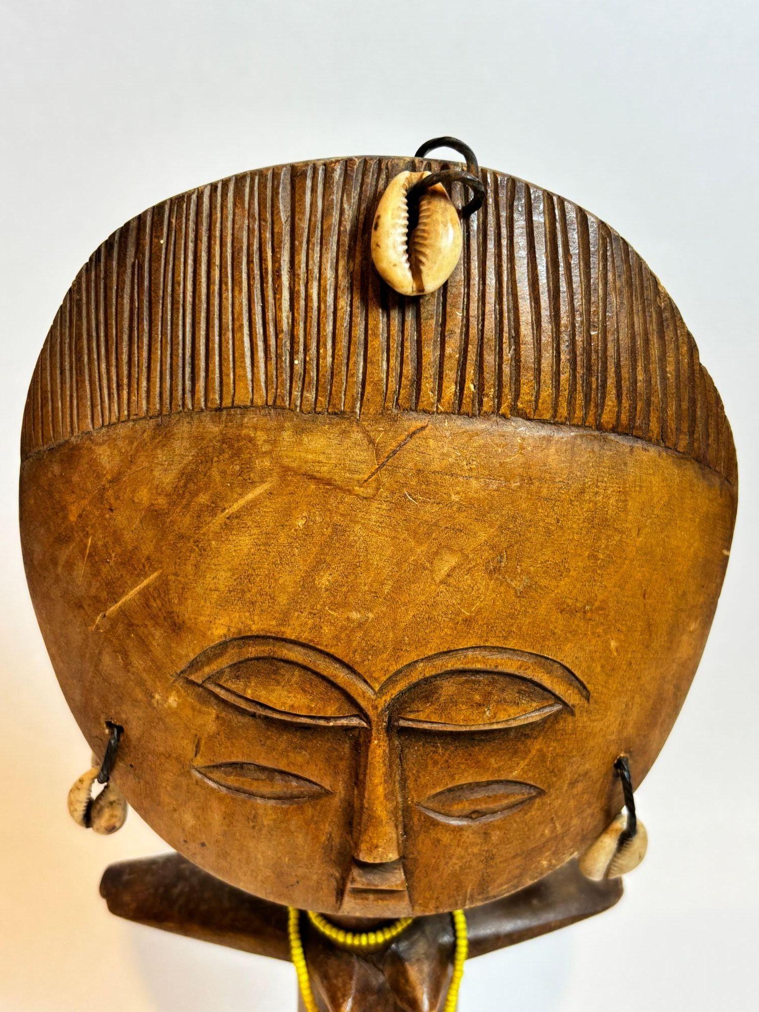 Sculpté à la main Ashanti Akua'ba Poupée de fertilité Ghana African Tribal Art Ethnographic Sculpture en vente