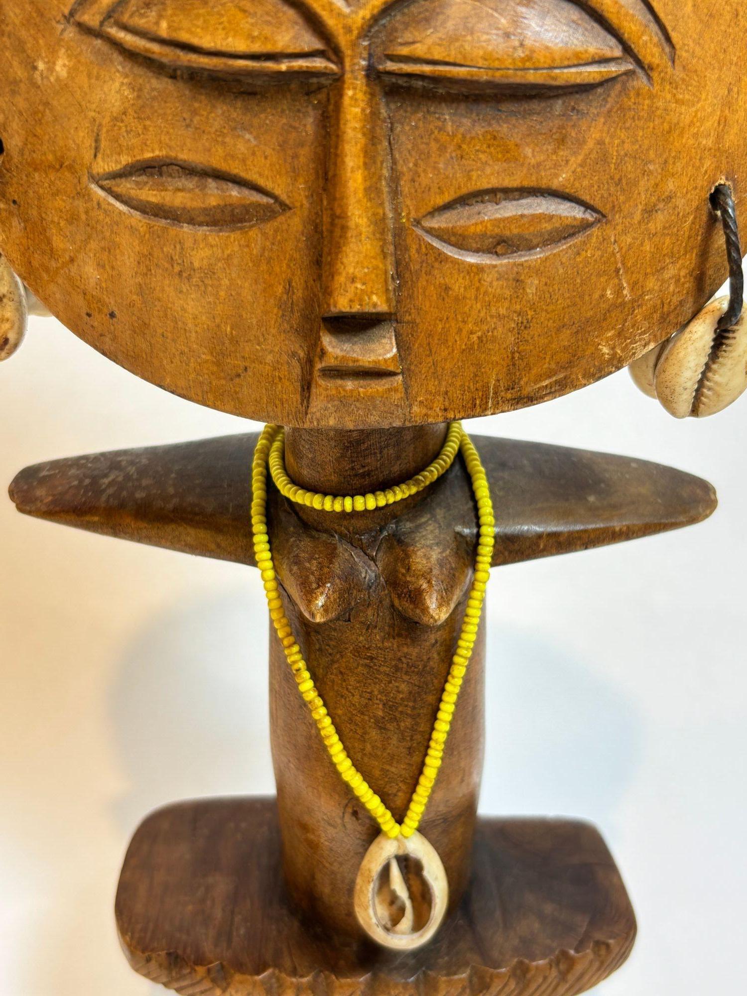 Ashanti Akua'ba Poupée de fertilité Ghana African Tribal Art Ethnographic Sculpture Bon état - En vente à Moreno Valley, CA