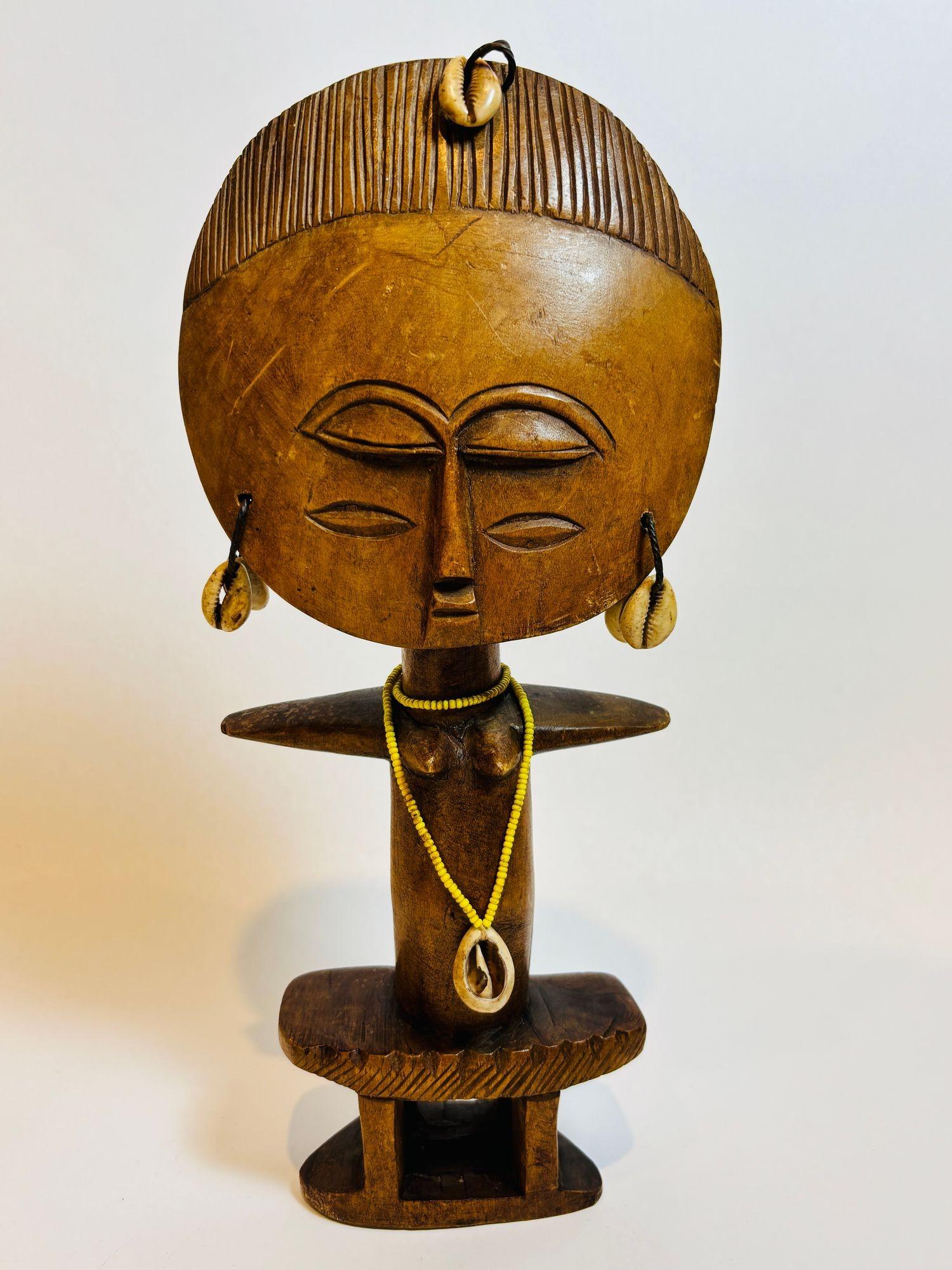 20ième siècle Ashanti Akua'ba Poupée de fertilité Ghana African Tribal Art Ethnographic Sculpture en vente