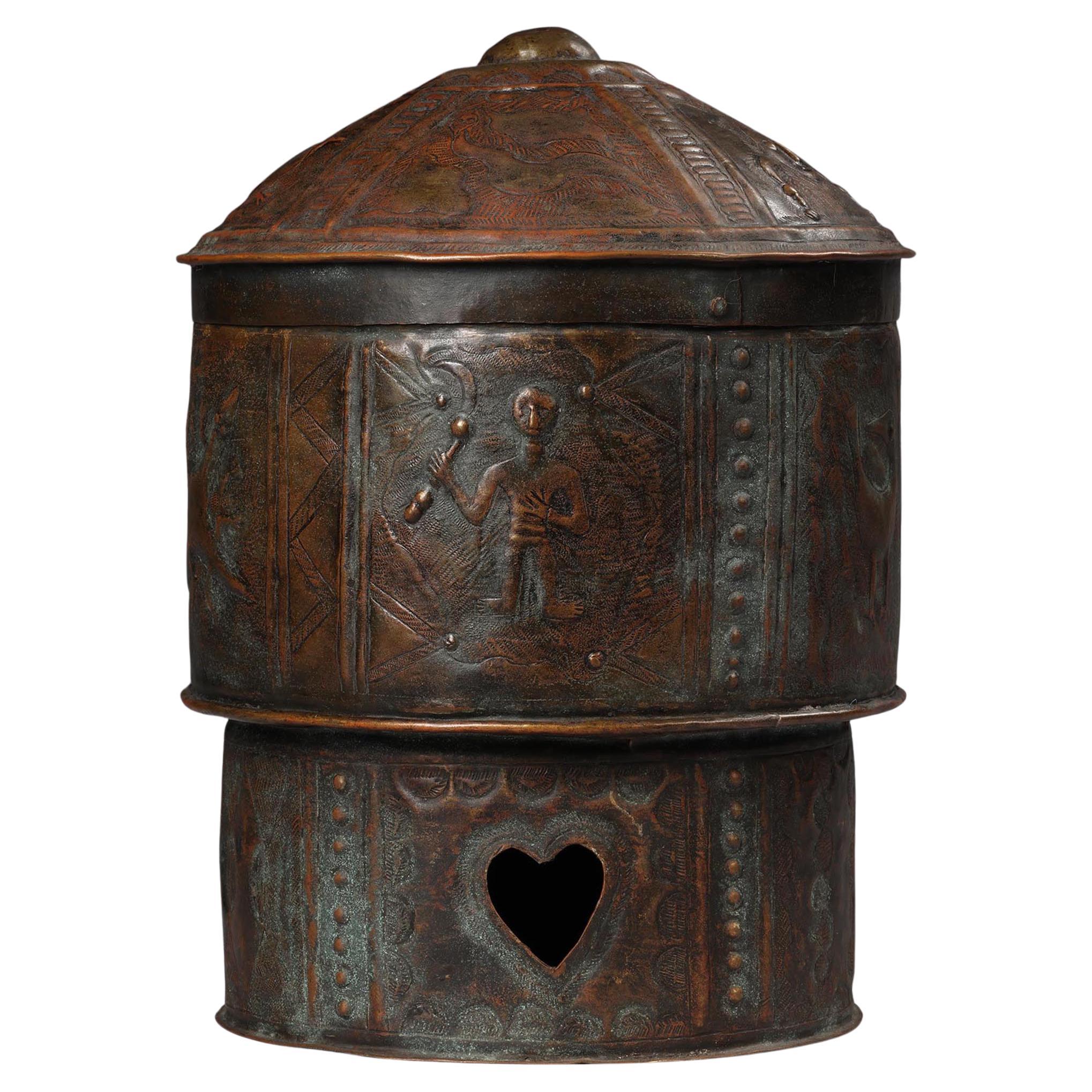 Contenitore cerimoniale con coperchio in bronzo Ashanti con figure Ghana in vendita