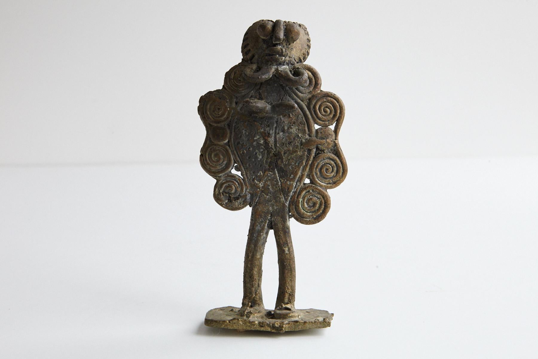 Ashanti Bronze Figurine, Asante People, Ghana, 1950s In Good Condition For Sale In Aramits, Nouvelle-Aquitaine
