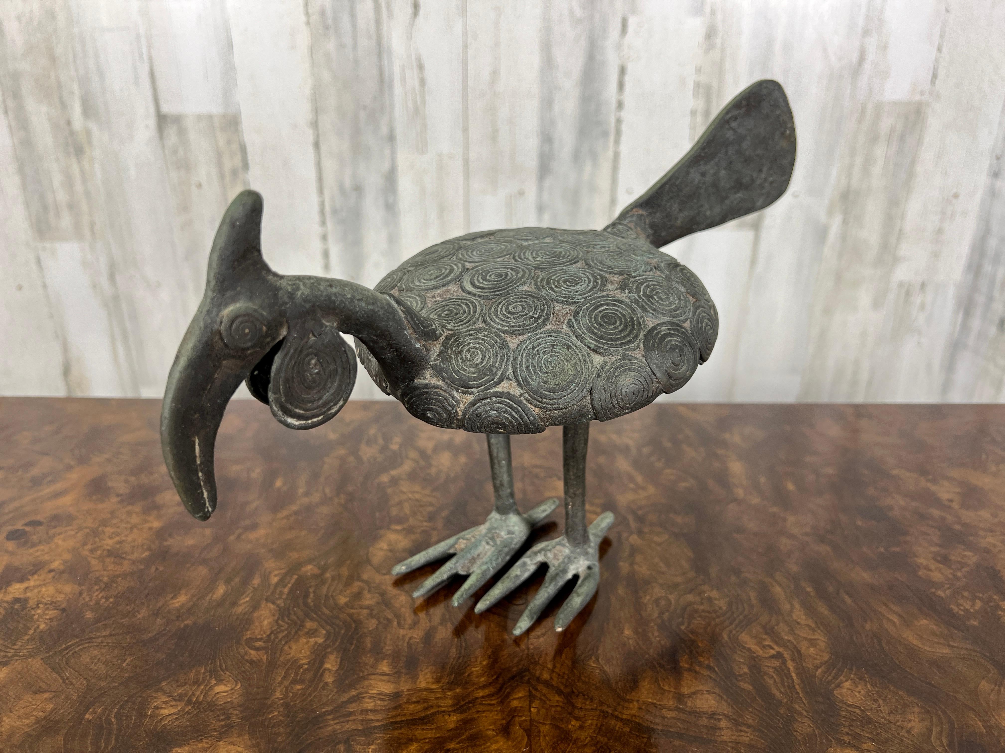 Organique Oiseau cornebill Ashanti en bronze en vente