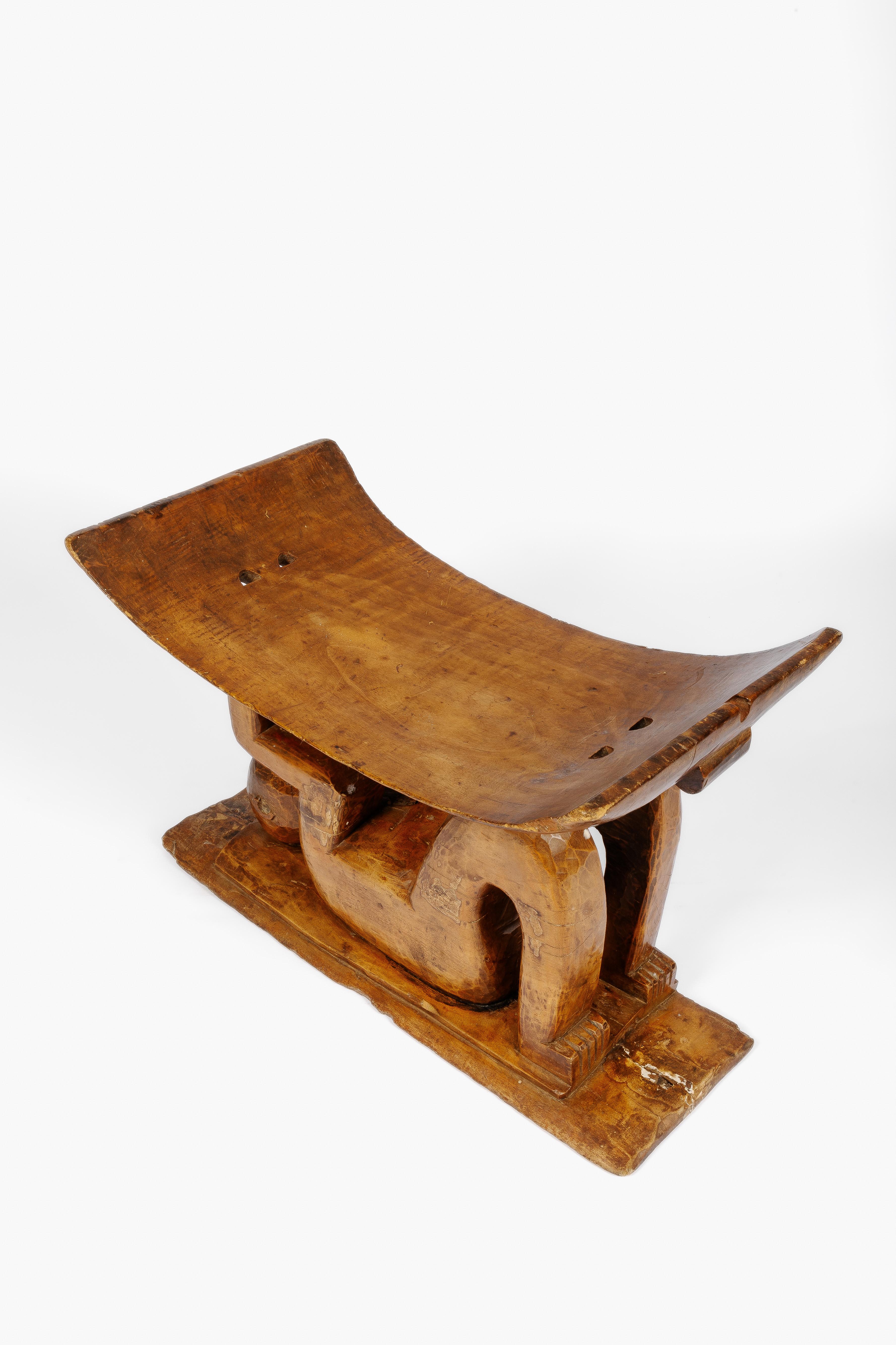 Ashanti figural footstool or headstand, handcarved Ghana West-Africa 2