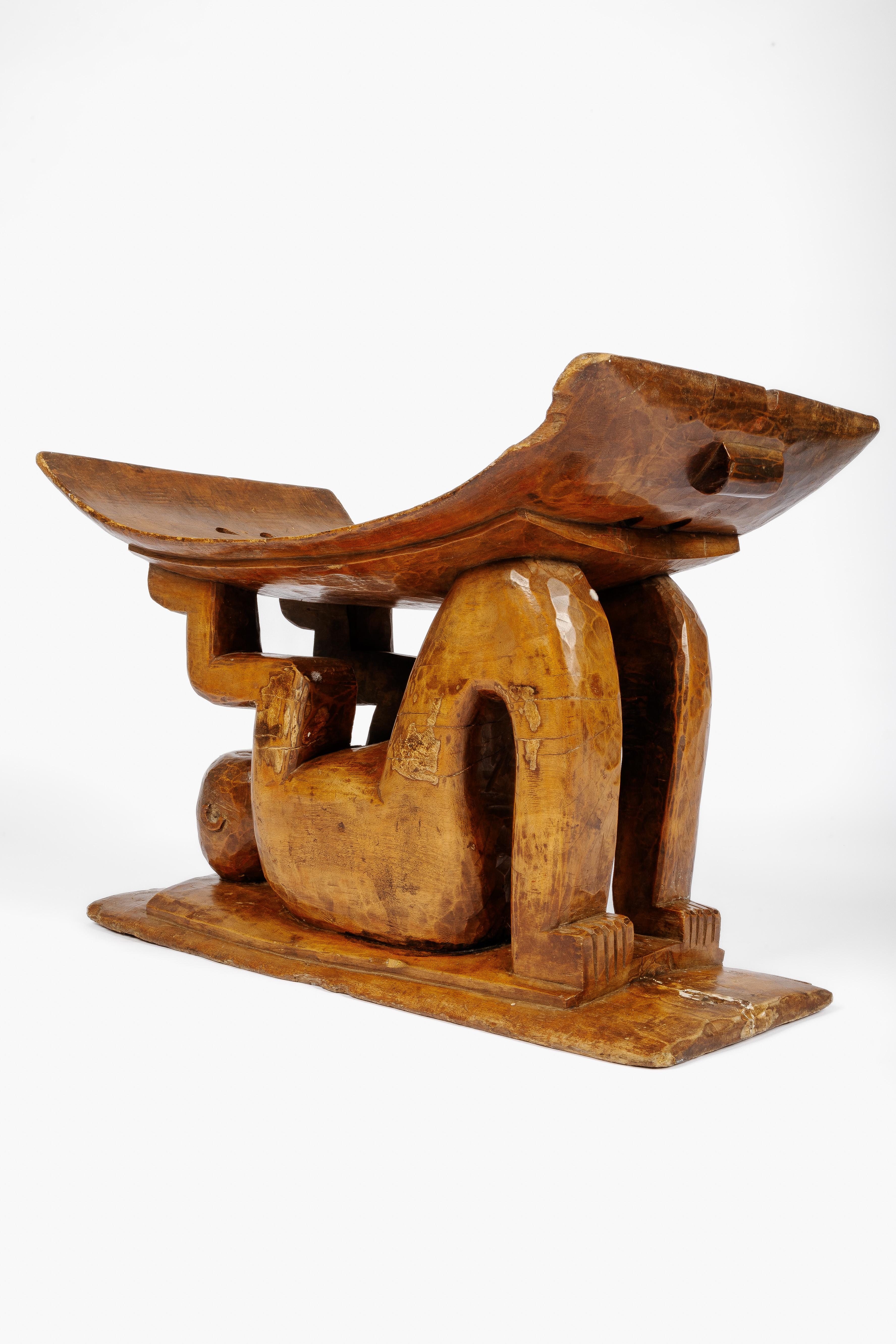 Ashanti figural footstool or headstand, handcarved Ghana West-Africa 3