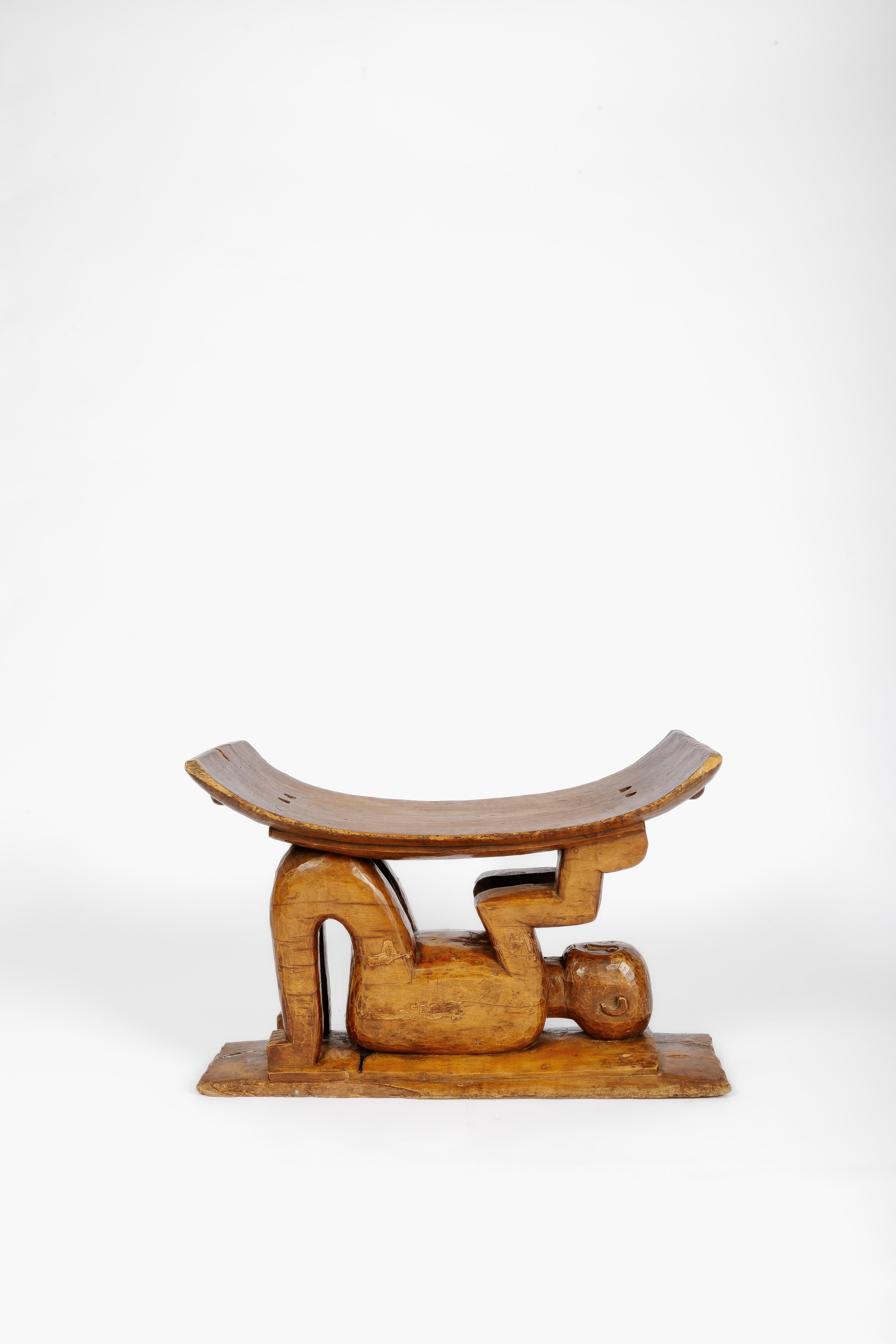 Hand-Carved Ashanti figural footstool or headstand, handcarved Ghana West-Africa