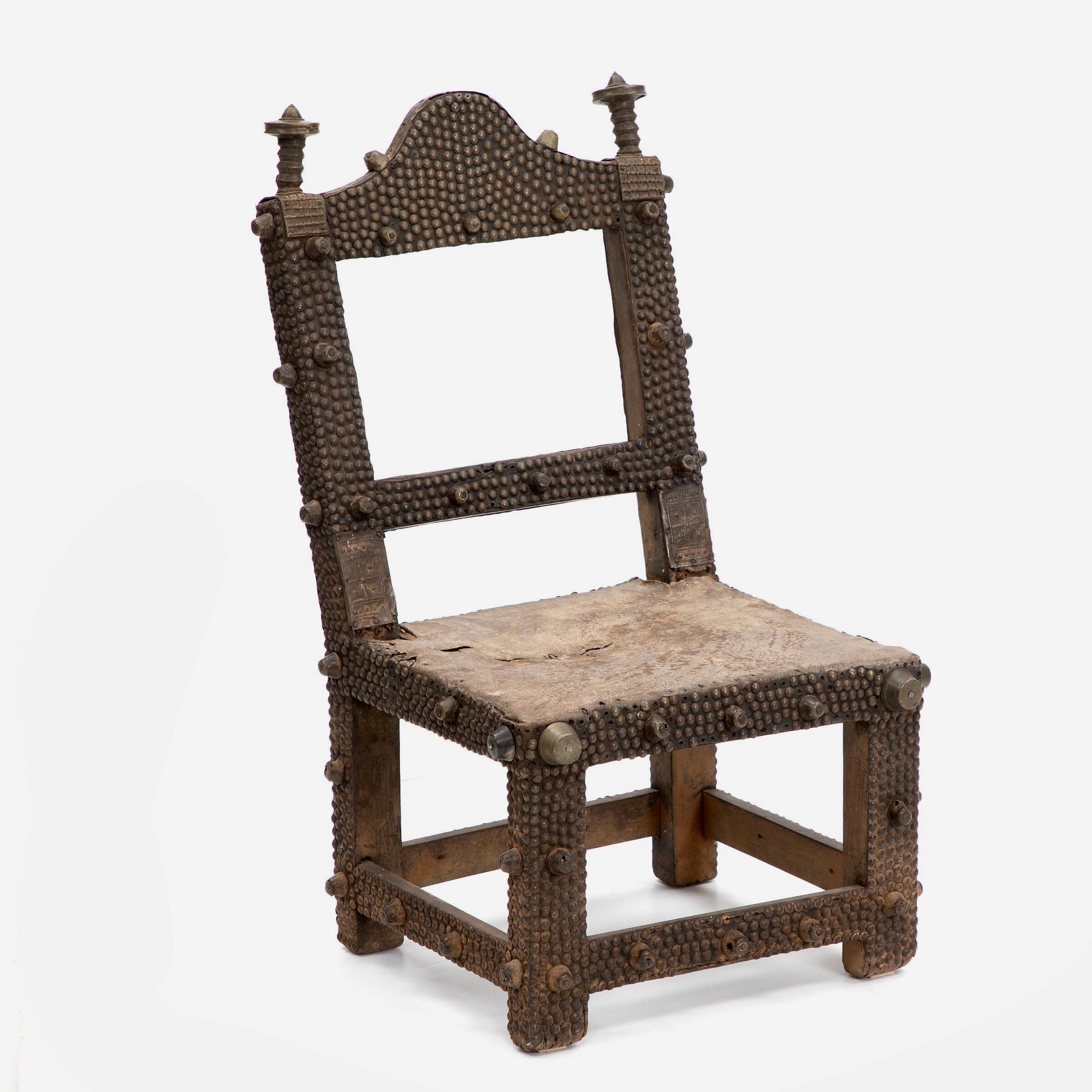Ashanti People, Ghana Asipim Chair with Cushion. For Sale 1