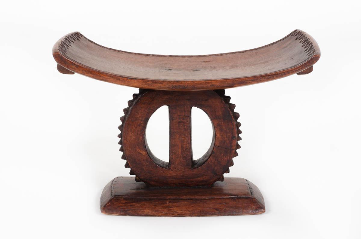 Taburete Ashanti de madera, diseño africano, 1950 Madera en venta