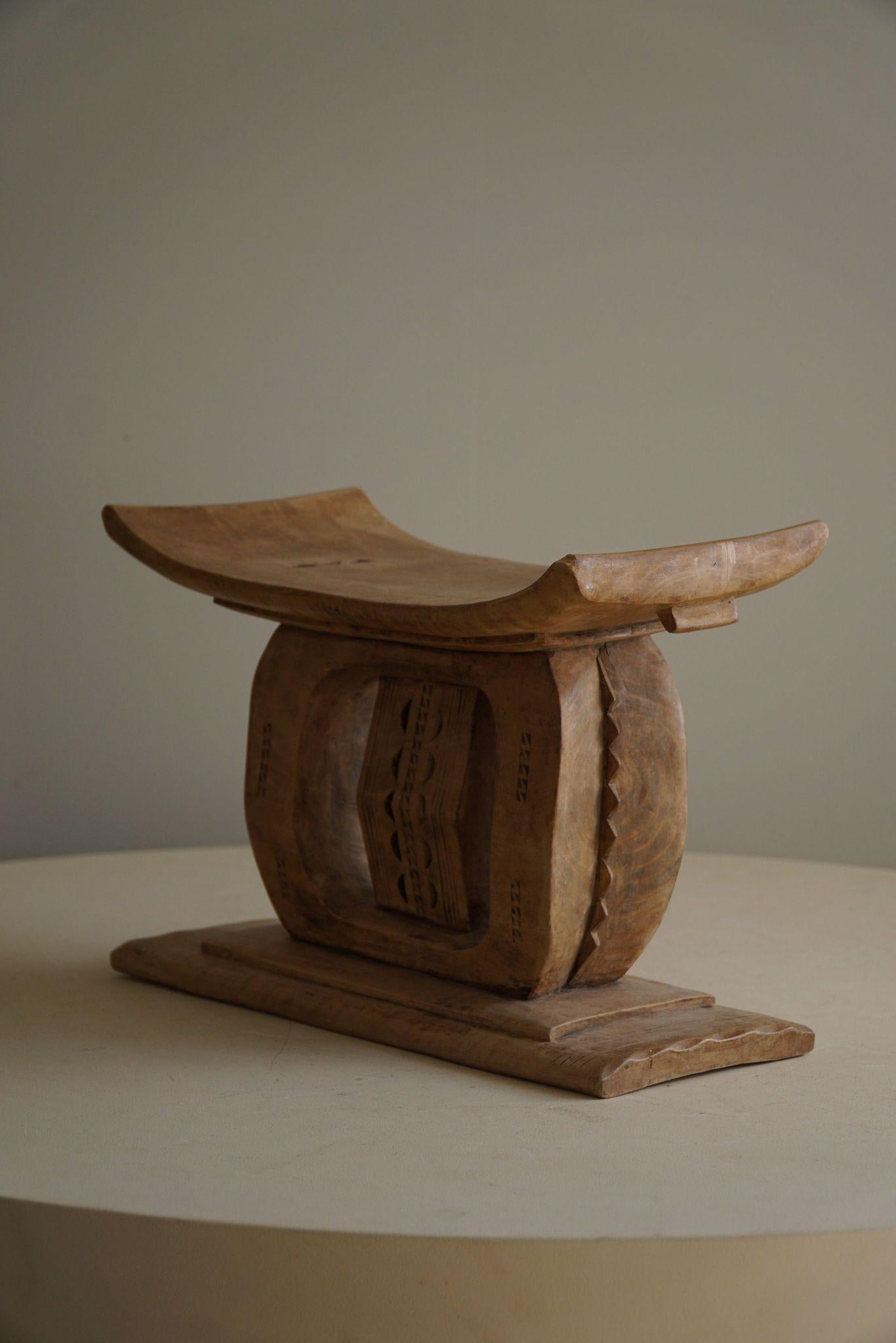 Ashanti Stool, West African Hand Carved Hardwood Stool, Wabi Sabi, 20th Century In Good Condition For Sale In Odense, DK