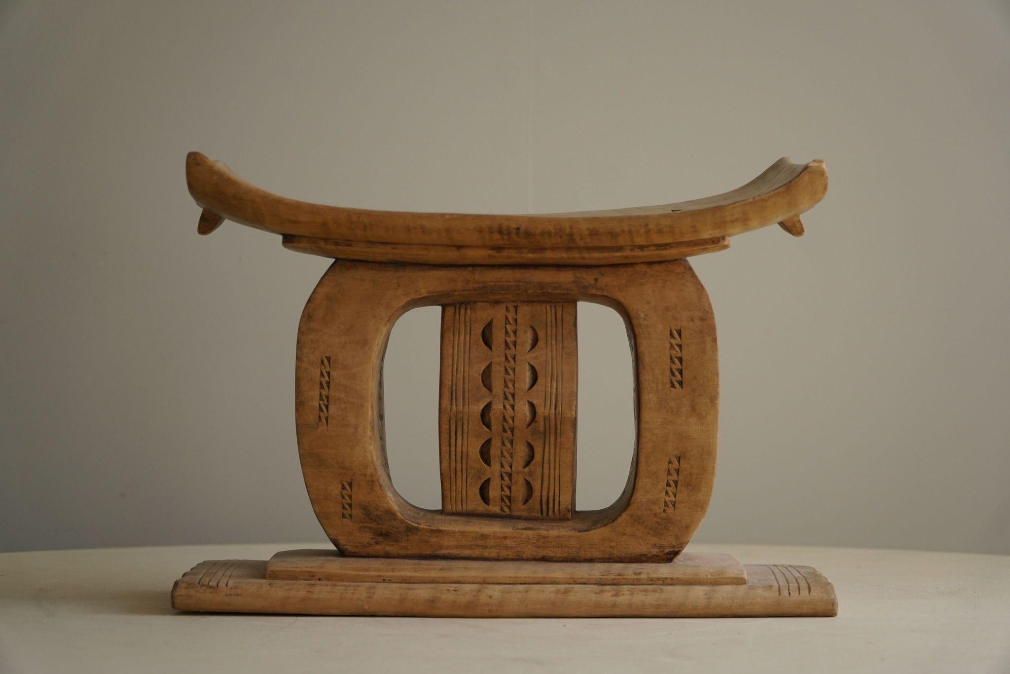 Ashanti Stool, West African Hand Carved Hardwood Stool, Wabi Sabi, 20th Century For Sale 1