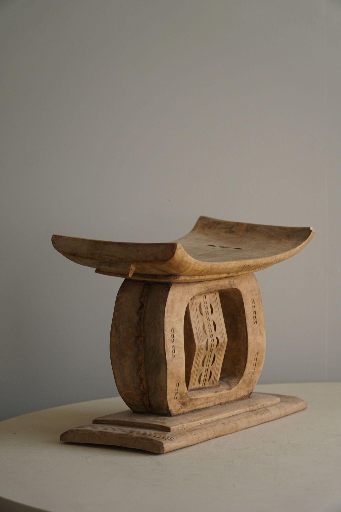 Ashanti Stool, West African Hand Carved Hardwood Stool, Wabi Sabi, 20th Century For Sale 3