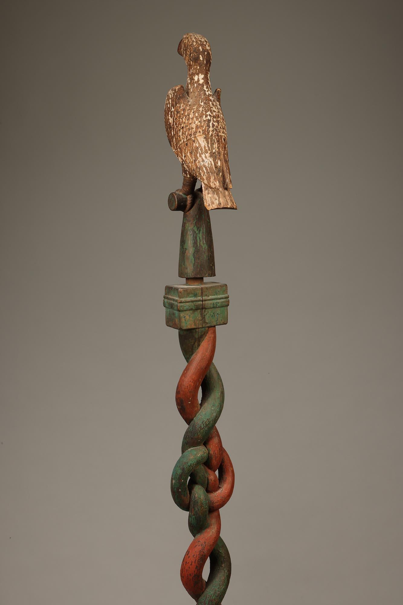 Linguistischer Stab aus Aschenbecherholz mit Vogel und gedrehten Knoten aus Ghana, 66 Zoll Afrika (Stammeskunst) im Angebot