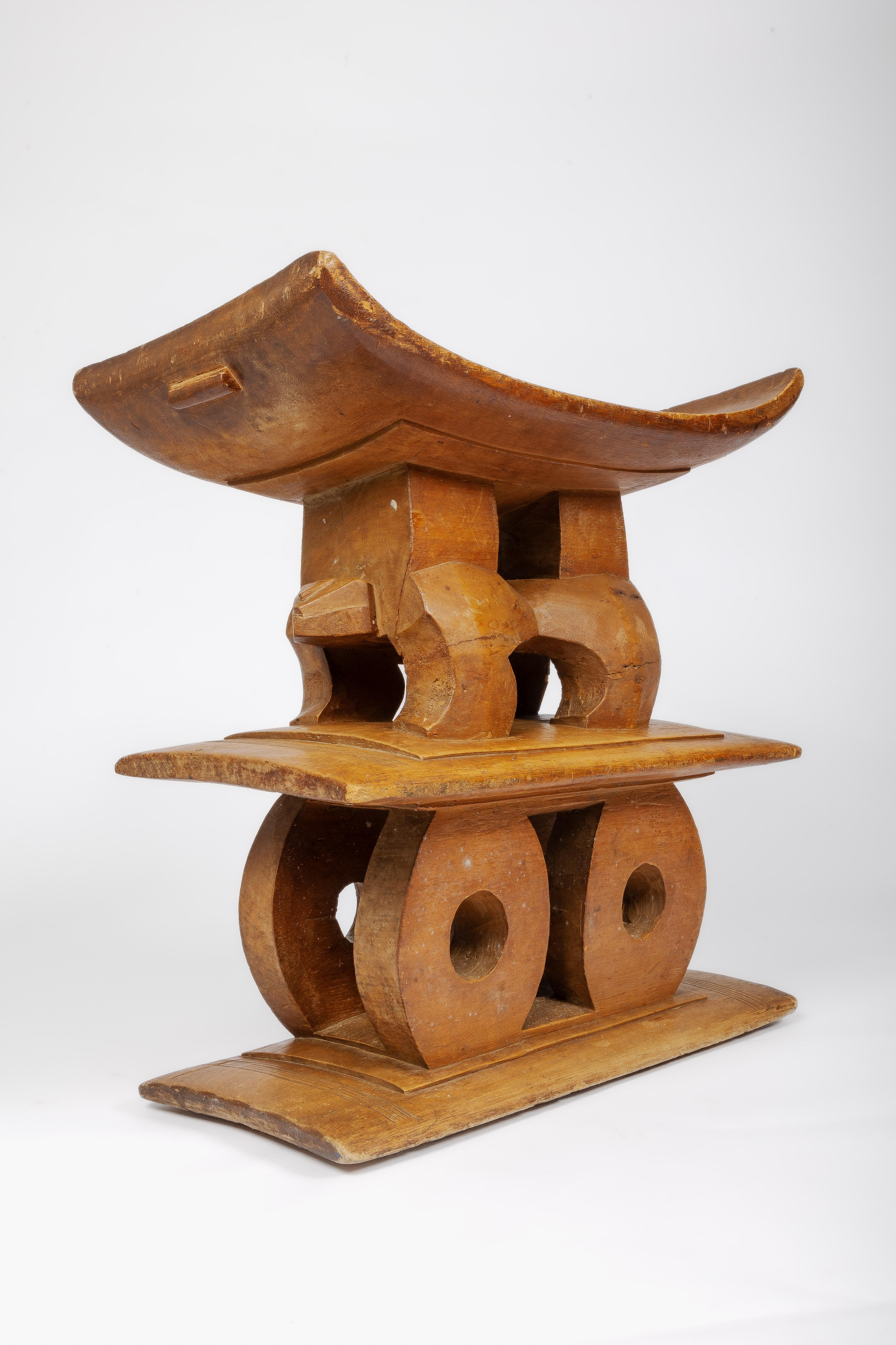 Sgabello in legno Ashanti Africa occidentale Ghana in vendita 1