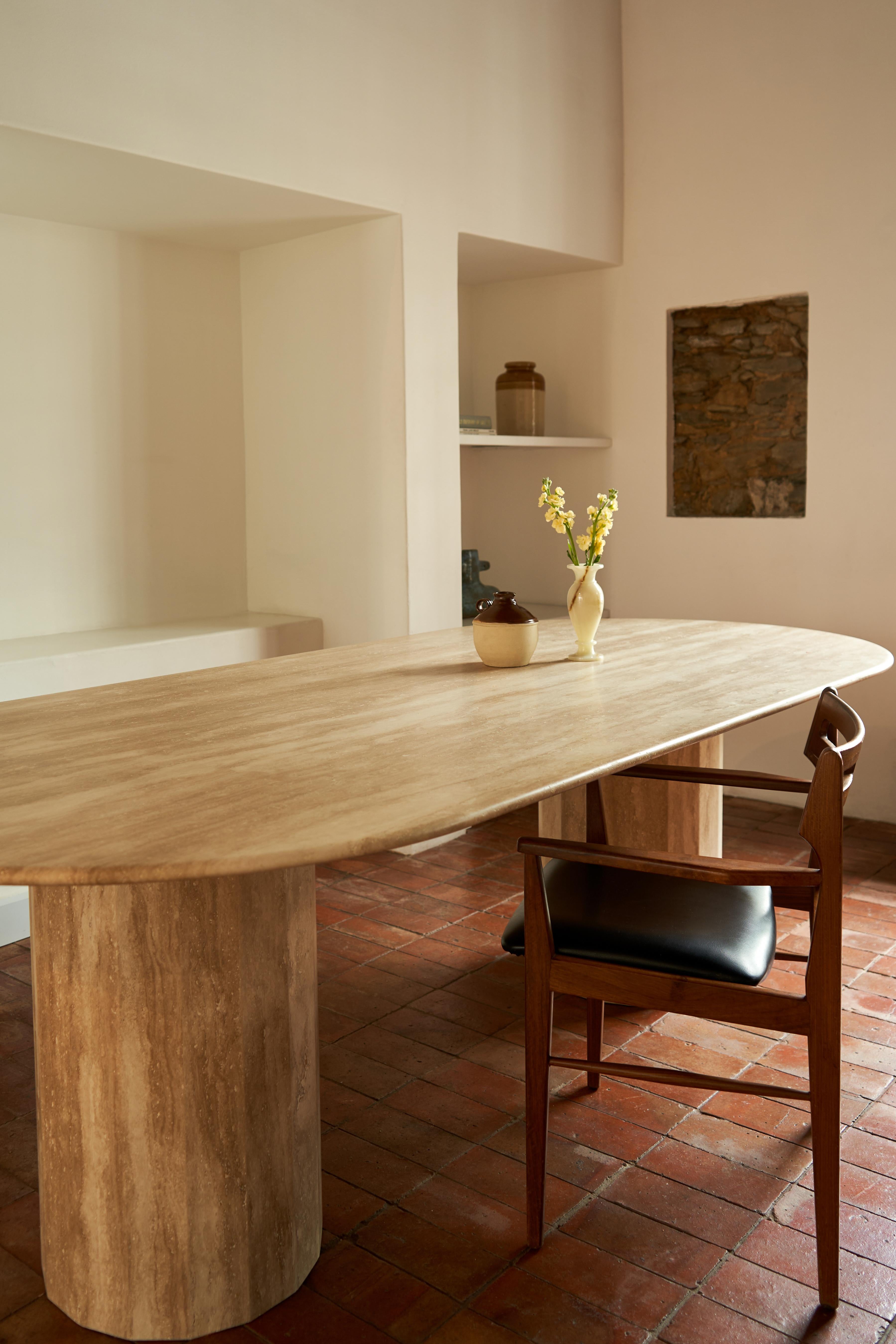 Ashby Oval Dining Table in Honed Travertine In New Condition In Amsterdam, NL