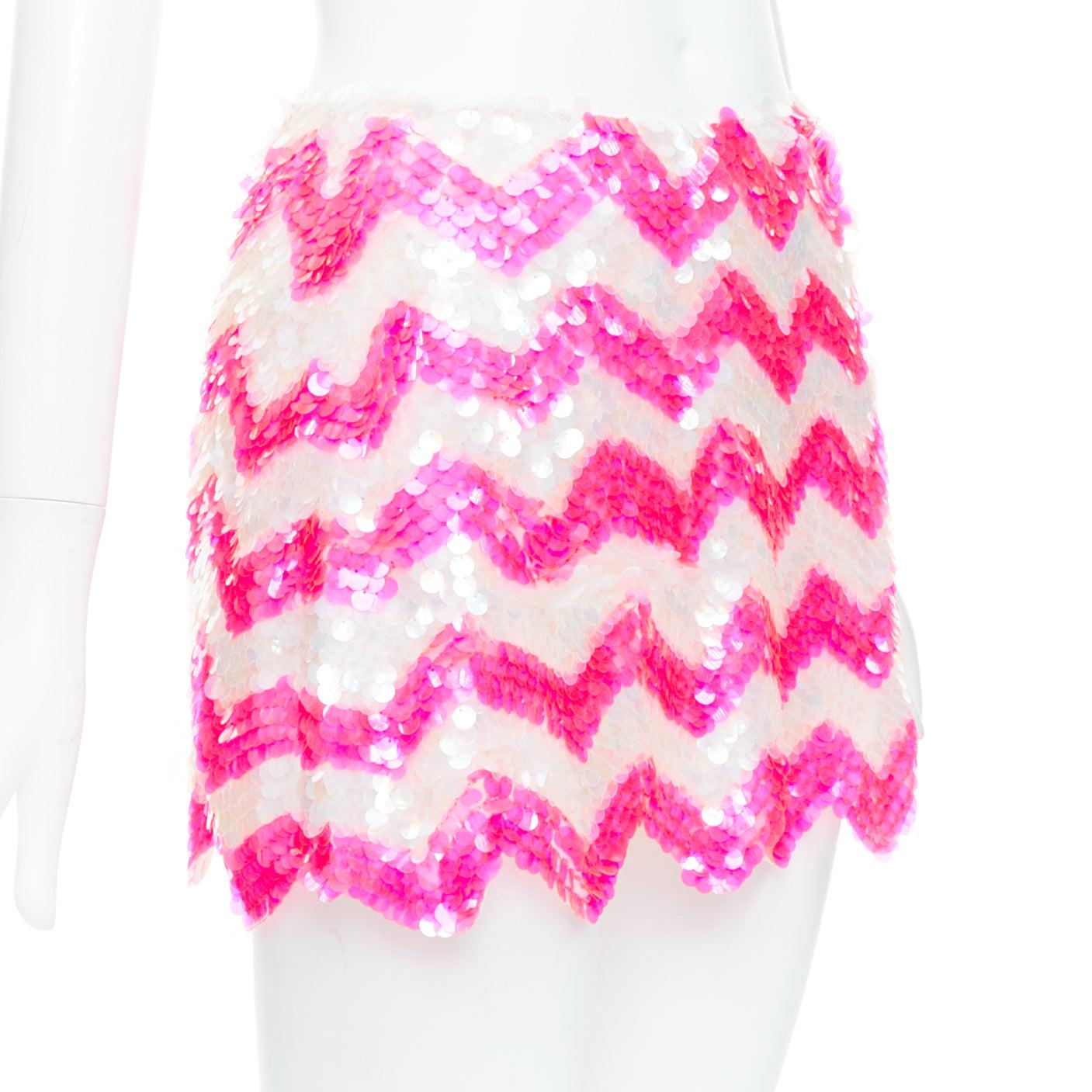 Rose Ashish - Mini jupe à paillettes chevron blanc néon rose vif XS en vente